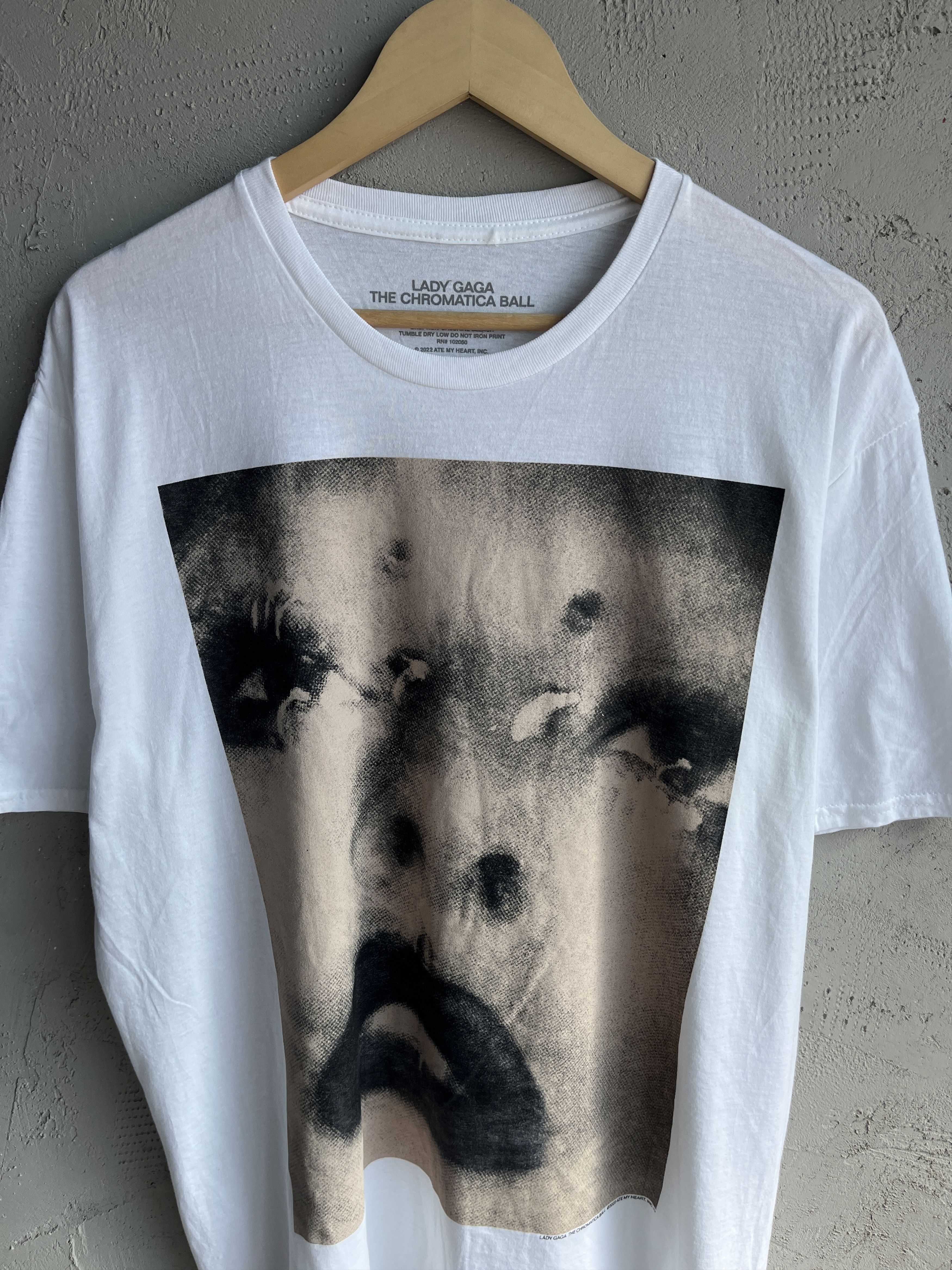 Band Tees Lady Gaga The Chromatica Ball Tour T-shirt Big Logo Face Size US XL / EU 56 / 4 - 2 Thumbnail