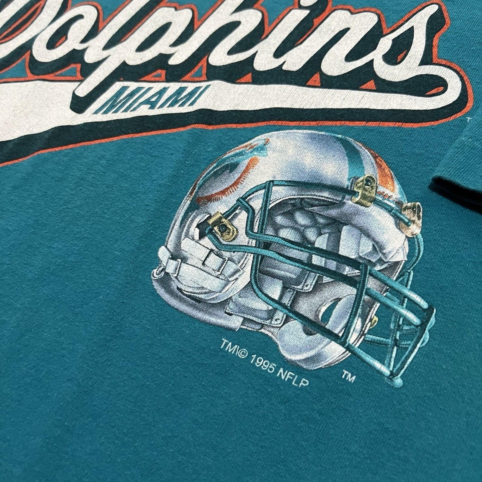 Vintage VTG 90s Men's Salem NFL Miami Dolphins Helmet T-Shirt USA M Size US M / EU 48-50 / 2 - 4 Thumbnail