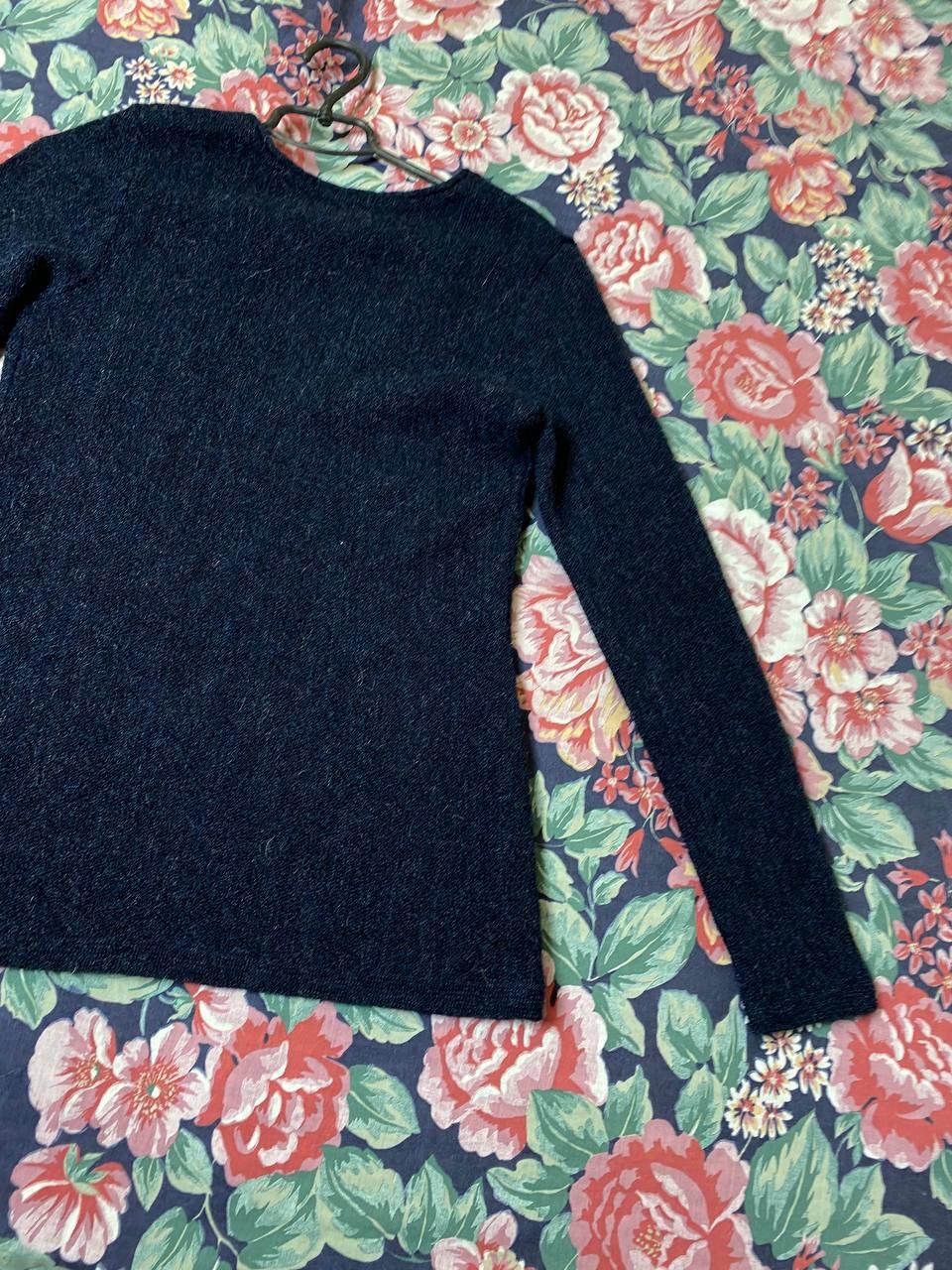 Vintage Distressed Wool Vneck Sweater Size M / US 6-8 / IT 42-44 - 6 Thumbnail