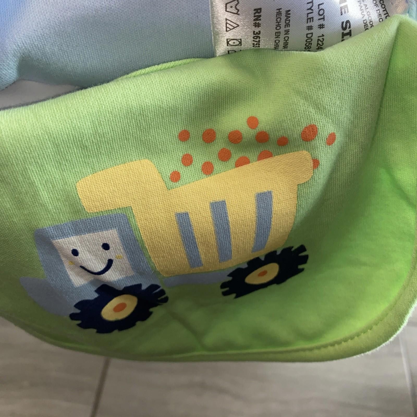 Other NEW 0-9 MO BOYS THEMED 5 PIECE BIBS SOCKS SET 3 BIBS 2 SOCKS Size ONE SIZE - 4 Thumbnail
