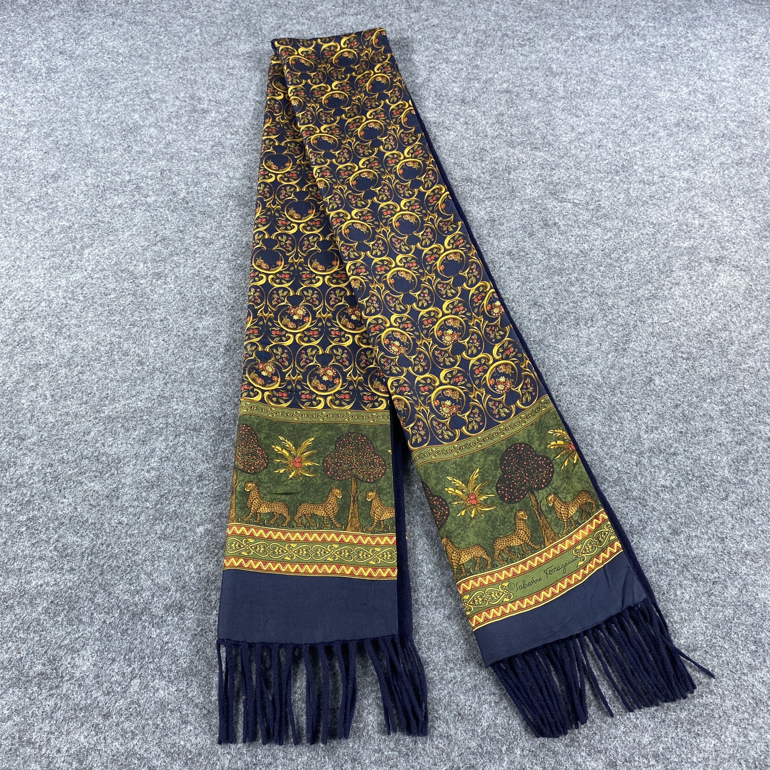 Salvatore Ferragamo × Vintage GF10650 Salvatore Ferragamo Scarf Neck Wear Muffler Size ONE SIZE - 1 Thumbnail