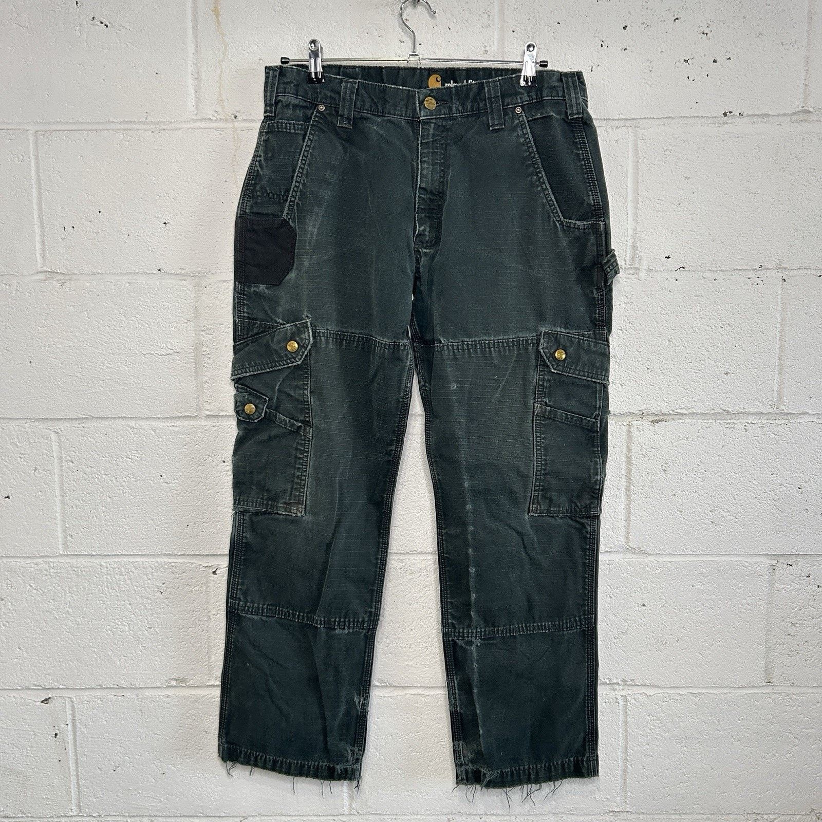 Carhartt Vintage Carhartt Relaxed Utility Cargo Pants “Black” B342 Size US 34 / EU 50 - 1 Thumbnail