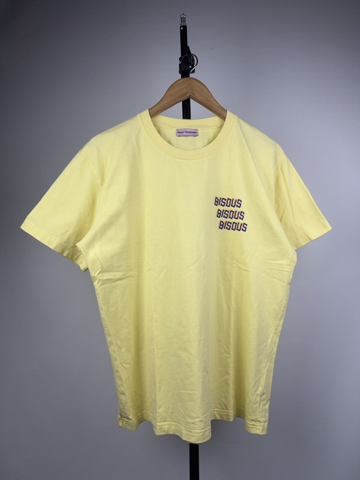 Japanese Brand Bisous France 00s Skateboards Sk8 Yellow Graphic Logo Tee Size US M / EU 48-50 / 2 - 2 Thumbnail