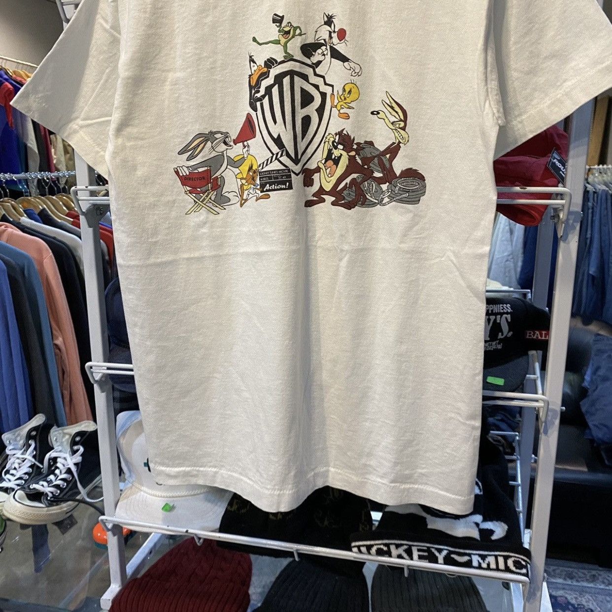 Warner Bros VINTAGE 90s Warner Bros Studio Store Looney Tunes 'Action!!' Size US M / EU 48-50 / 2 - 4 Thumbnail
