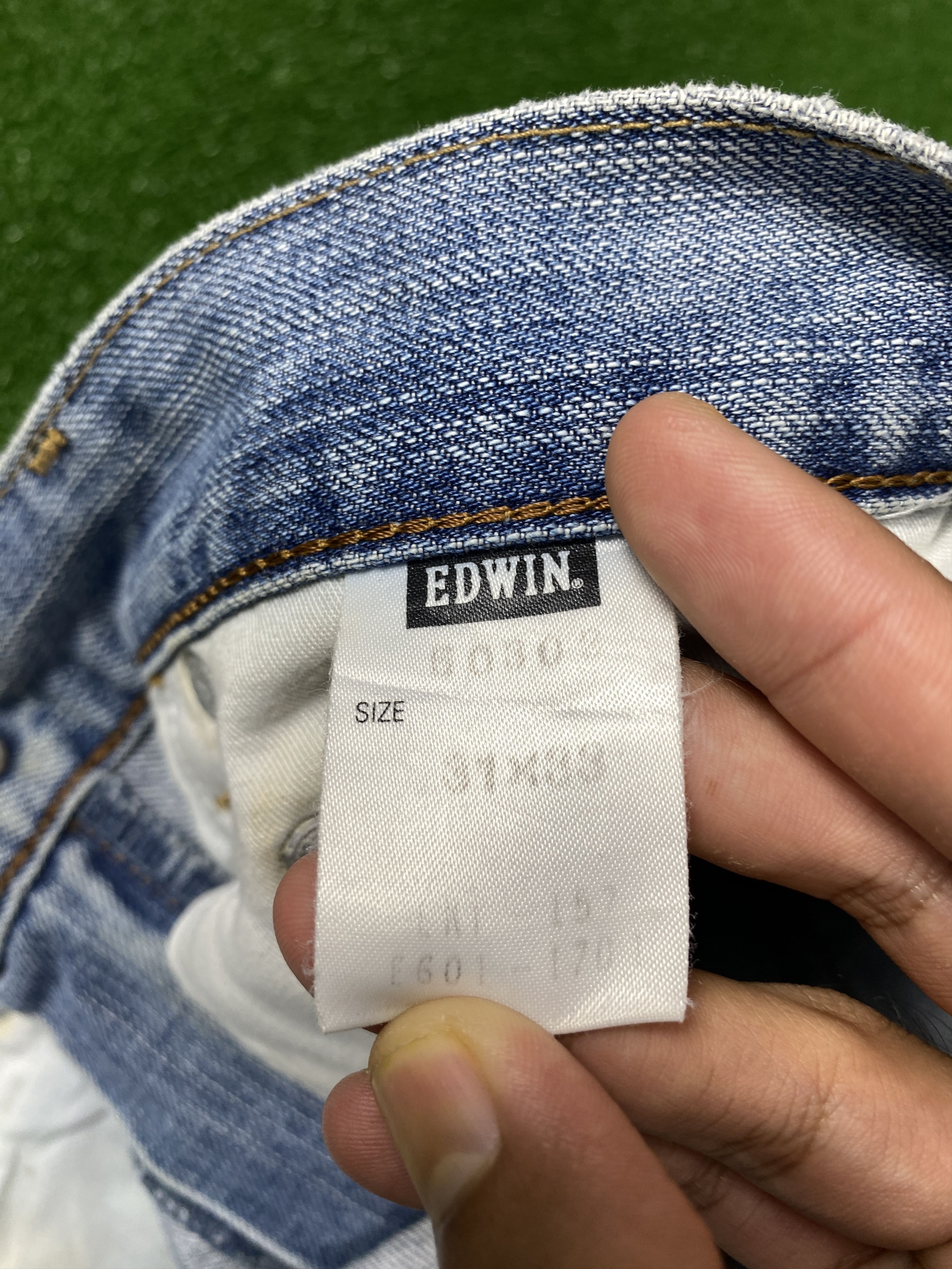 Edwin Vintage Edwin Distressed Mid Wash Jeans CP0030 Size US 30 / EU 46 - 12 Thumbnail