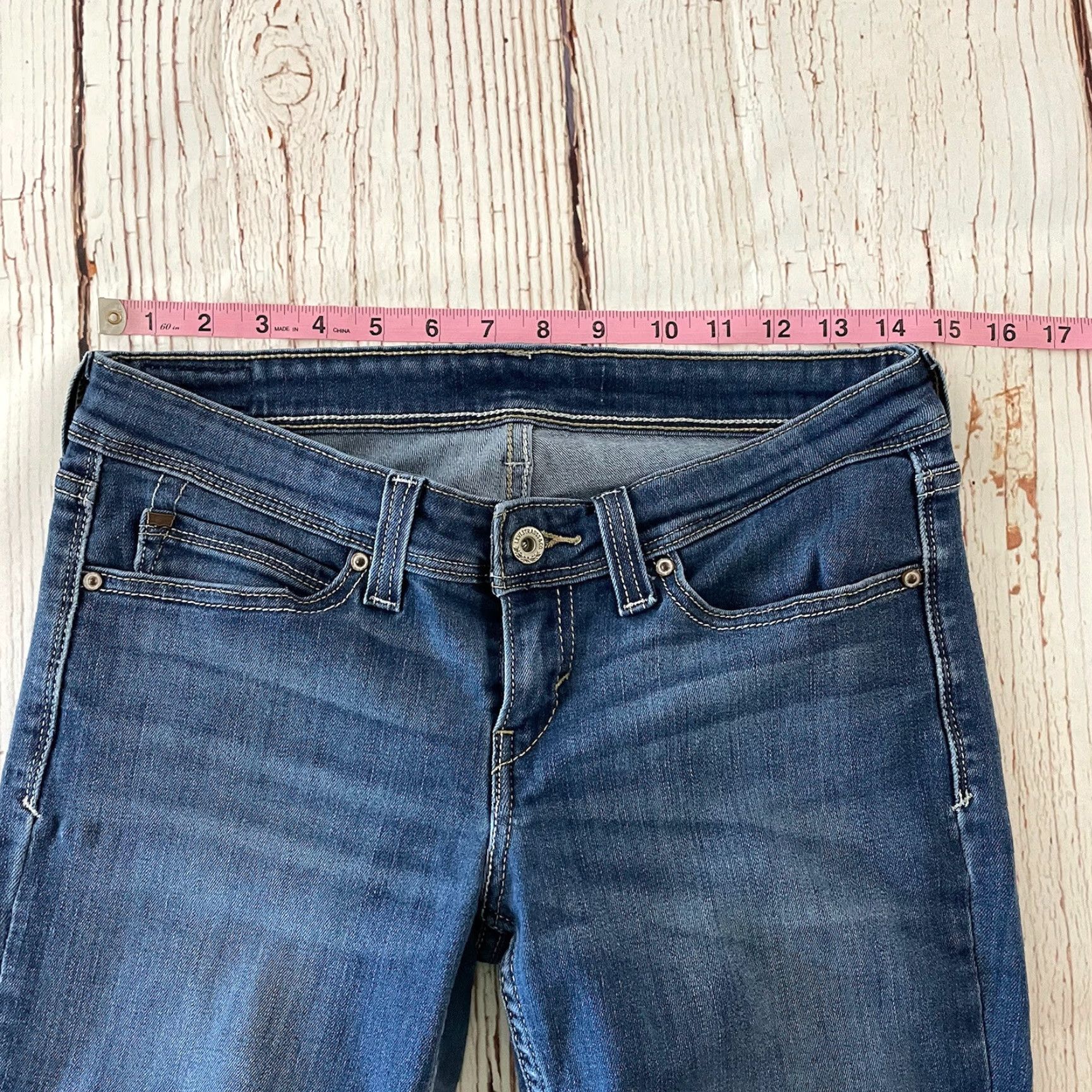 Levi's Levi's Jeans Skinny Denim Blue Women's 28x30 Regular Medium Wash Blue Jeans Womens Skinny Levi's Size 28" / US 6 / IT 42 - 5 Thumbnail