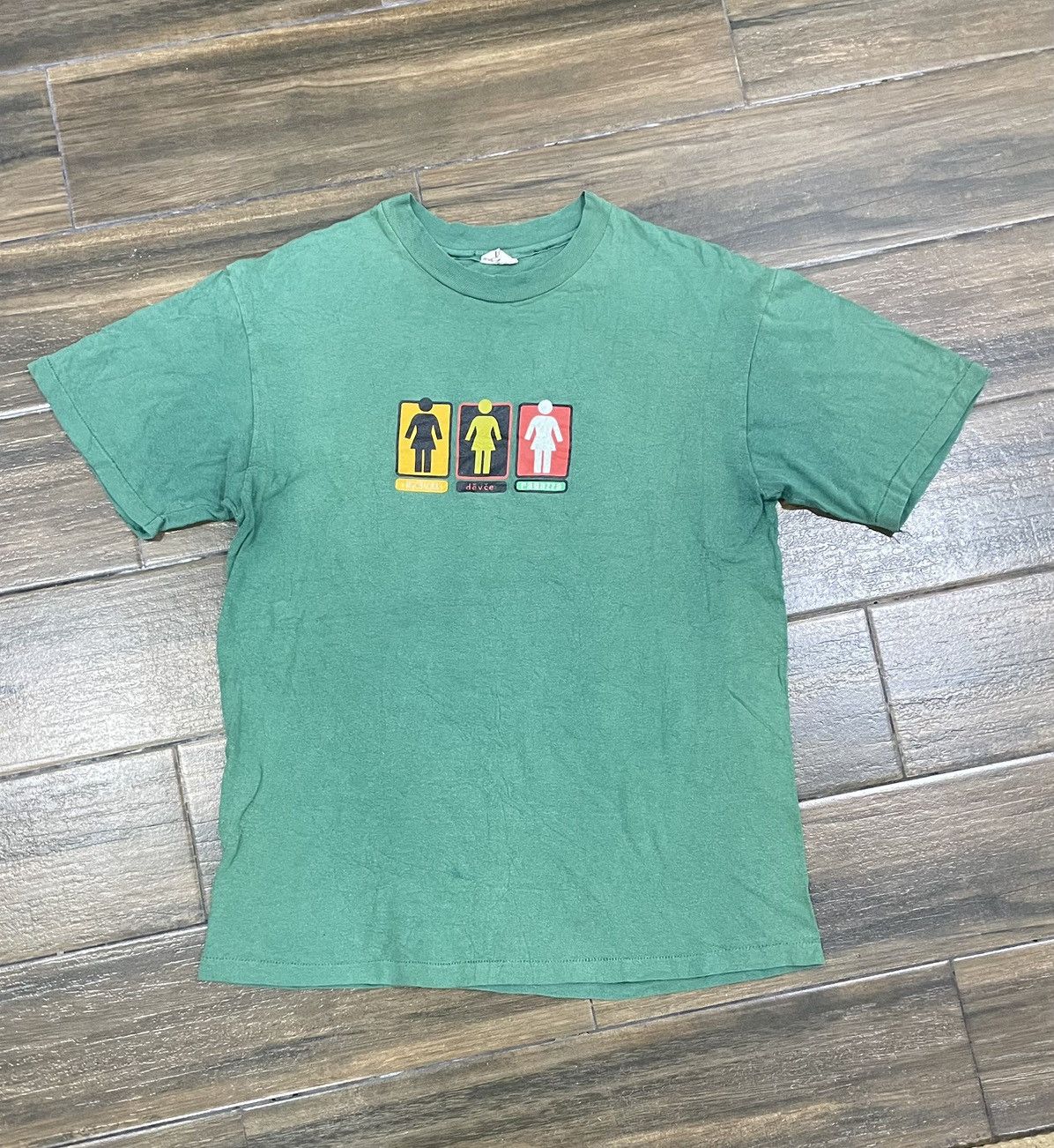 Vtg Girl Skateboards sun faded green single stich t shirt