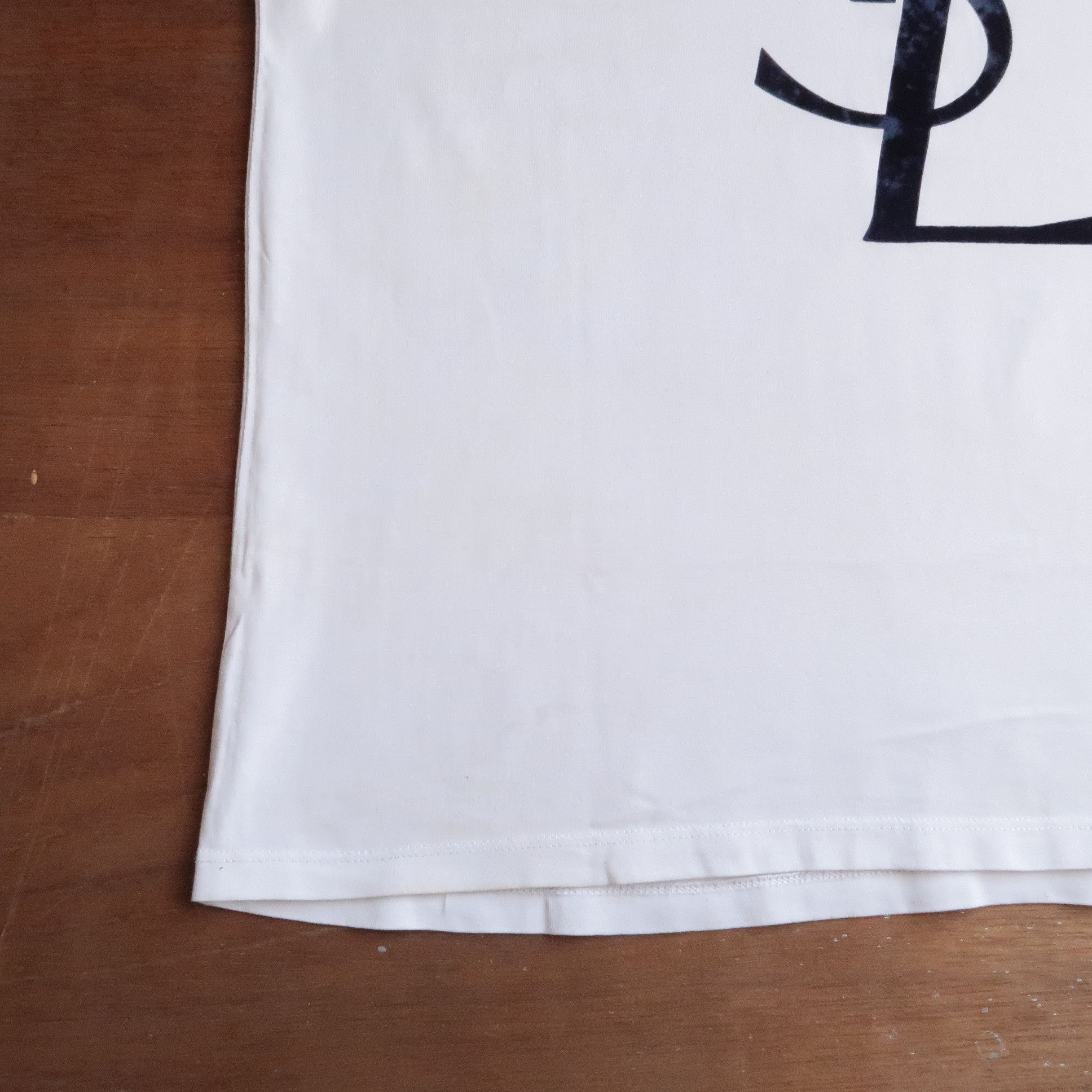 Yves Saint Laurent Yves Saint Laurent T-Shirt Big Logo Size US M / EU 48-50 / 2 - 7 Thumbnail
