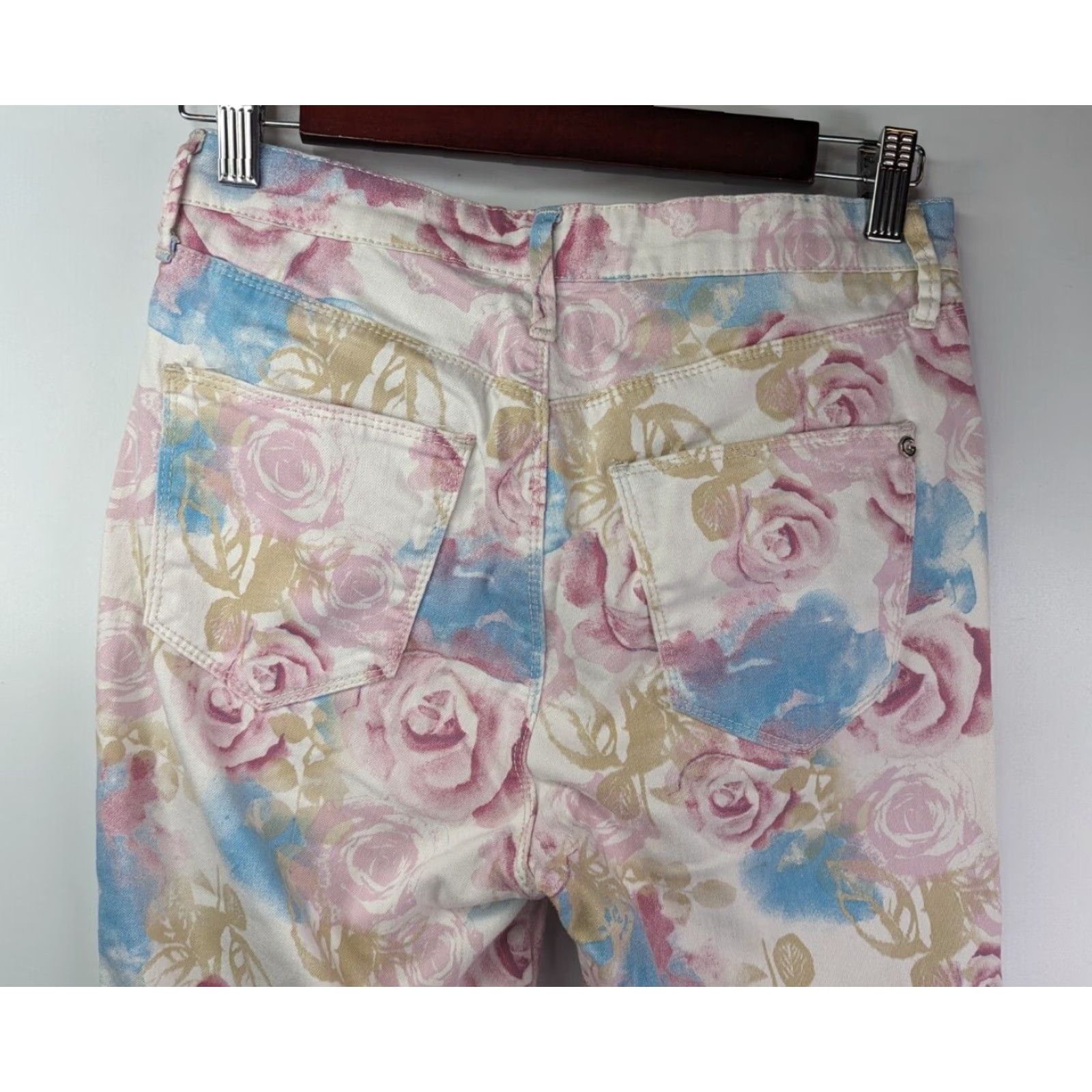 Guess G by Guess Jeans White Blue Pink Rose Floral High Rise Skinny Raw Hem Size 27 Size 27" / US 4 / IT 40 - 5 Thumbnail