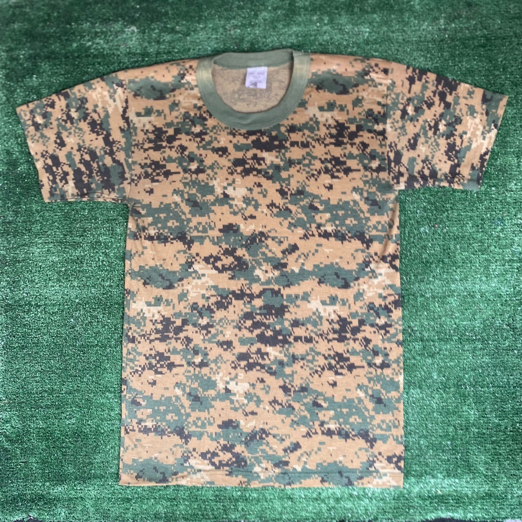 Vintage Vintage 90s Digital Camo Shirt Forest Camouflage Military Te Size US M / EU 48-50 / 2 - 1 Thumbnail