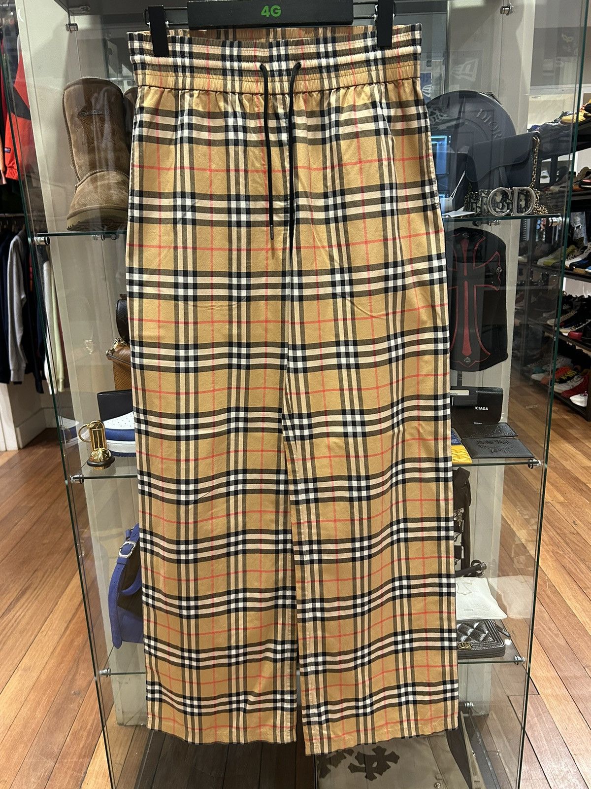 Burberry Burberry Plaid Wide Leg Pants Size 27" / US 4 / IT 40 - 1 Thumbnail
