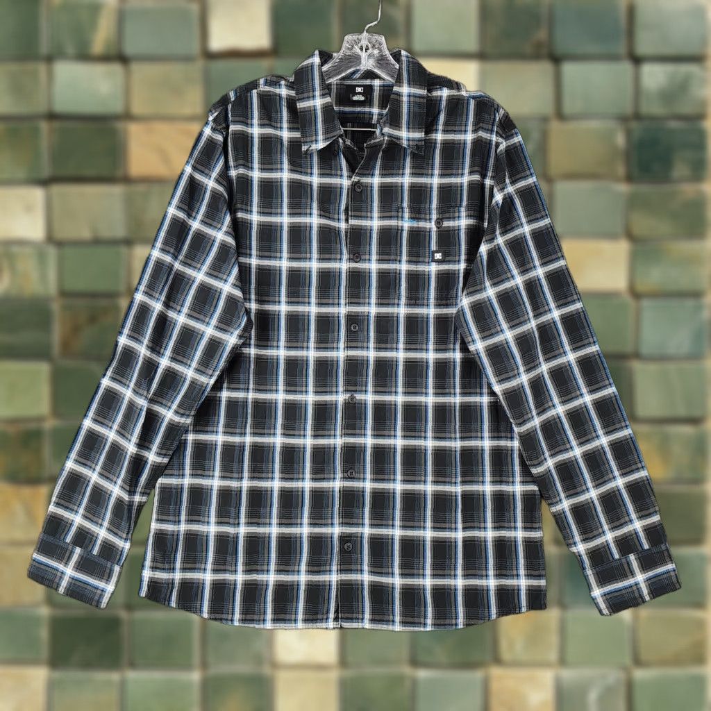 Vintage DC Skateboarding Button-Up Shirt Plaid Long Sleeve Black Blue Cotton Poly Mens L Size US L / EU 52-54 / 3 - 1 Thumbnail