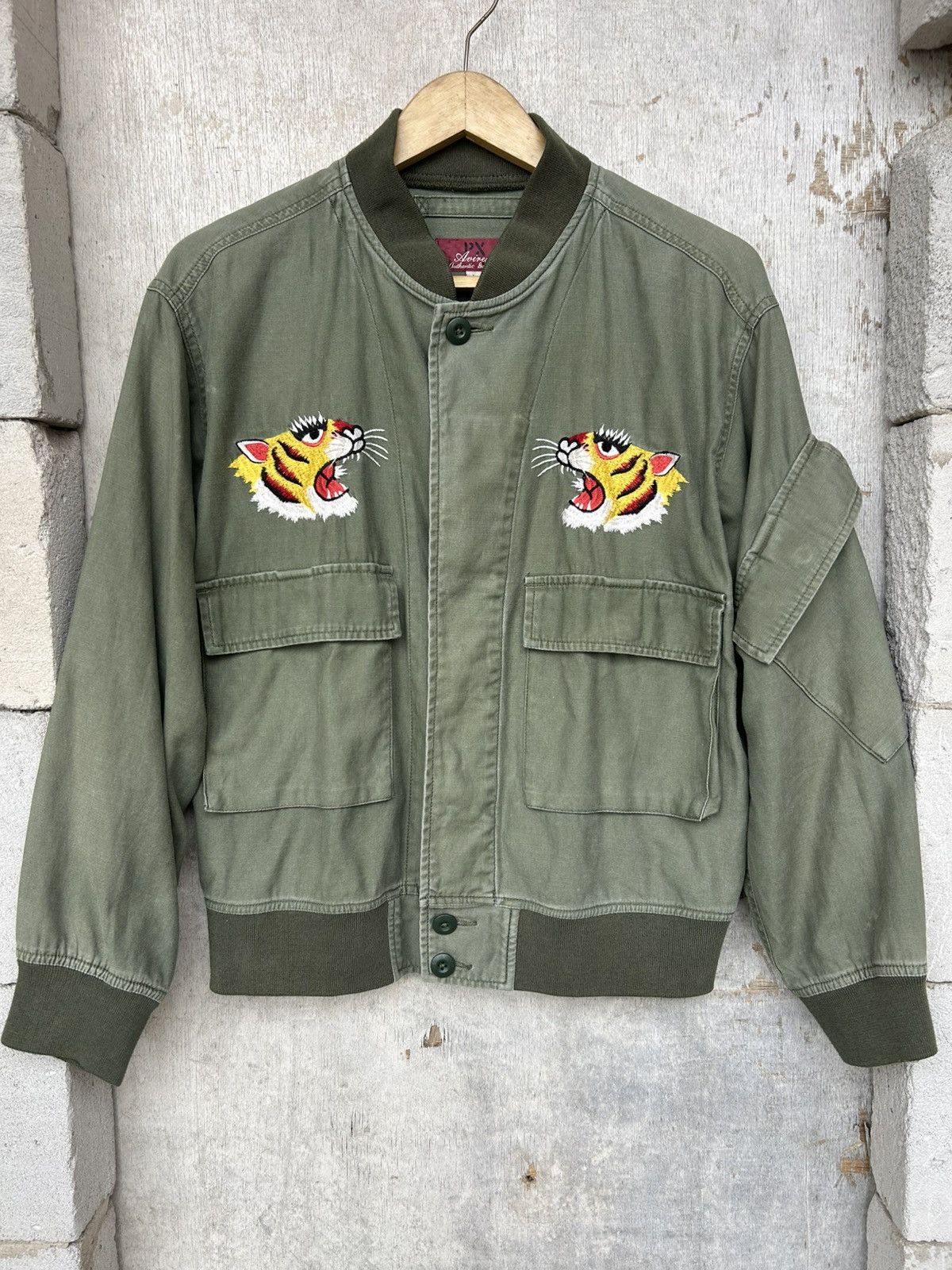 Avirex Avirex Tiger Embroidery Bomber Jacket Size US L / EU 52-54 / 3 - 1 Thumbnail