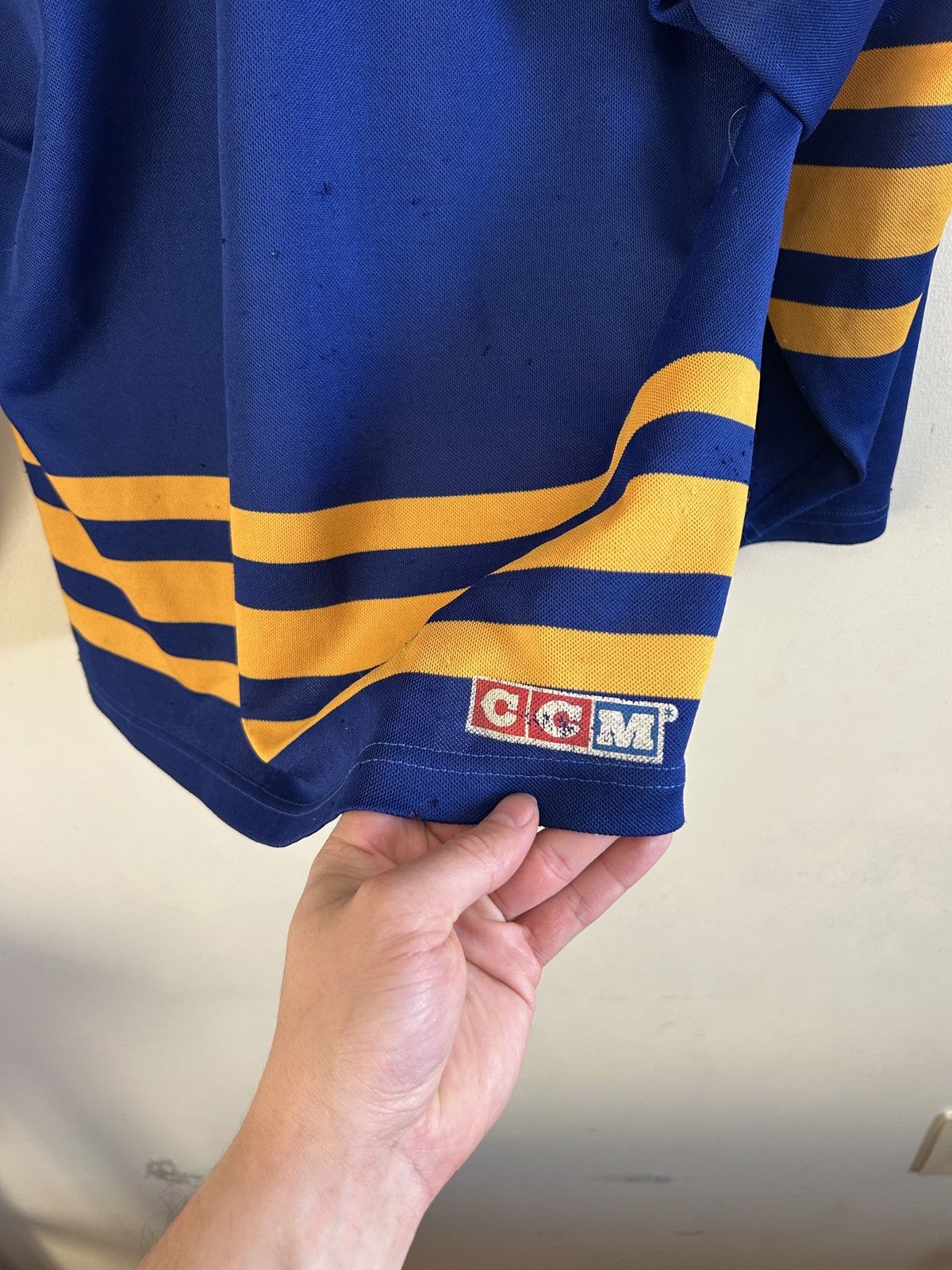 Ccm Vintage CCM Buffalo Sabres NHL Jersey Size US L / EU 52-54 / 3 - 4 Thumbnail