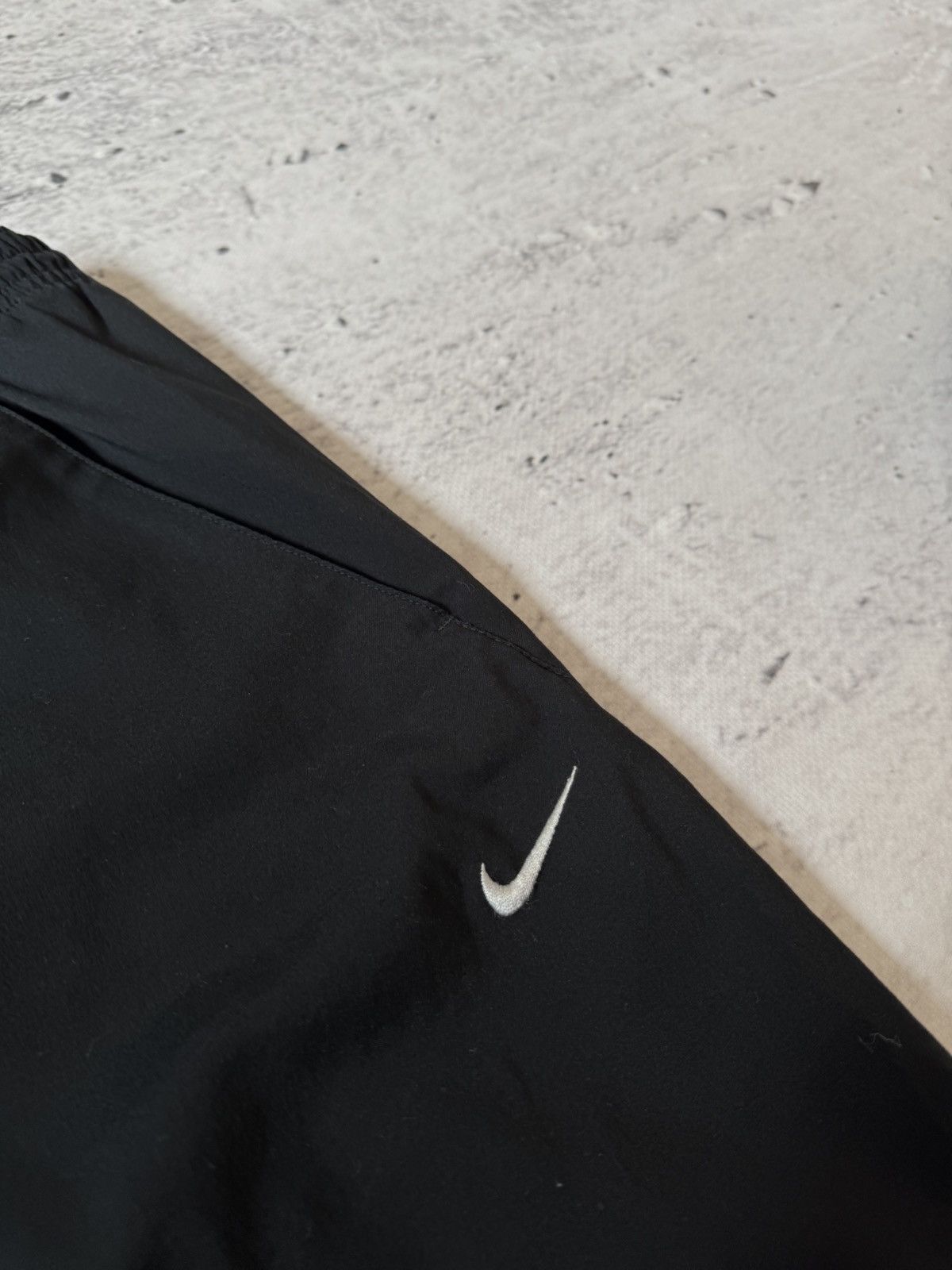 Nike × Vintage NIKE NYLON VINTAGE Y2K OVERSIZE BAGGY FIT PANTS SWEATPANTS Size US 32 / EU 48 - 4 Thumbnail