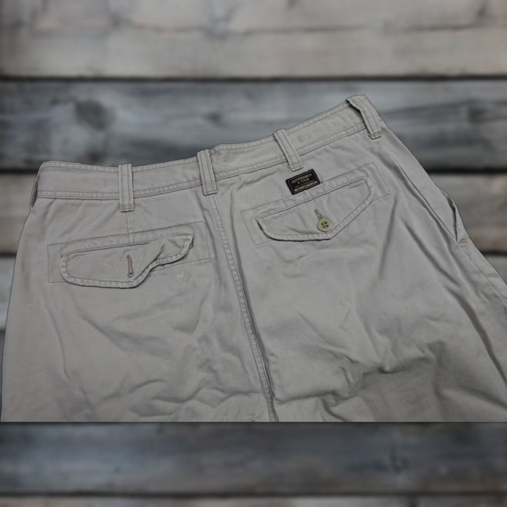 Abercrombie & Fitch VINTAGE Abercrombie & Fitch Shorts Mens 33 Khaki Cut Off Distressed Raw Hem Chino Casual 33 Beige Cotton Pockets Regular Front Button Zip Mens Size US 33 - 1 Thumbnail