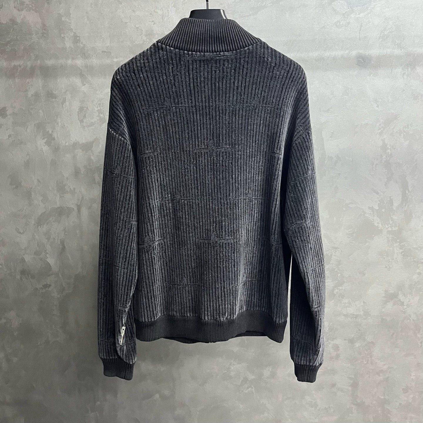 Louis Vuitton louis vuitton black logo zipper jacket Size US L / EU 52-54 / 3 - 5 Thumbnail