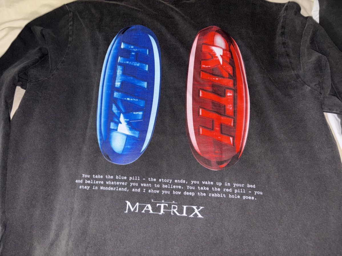 Kith KITH X MATRIX RED PILL BLUE PILL LONG SLEEVE TEE Size US M / EU 48-50 / 2 - 1 Thumbnail