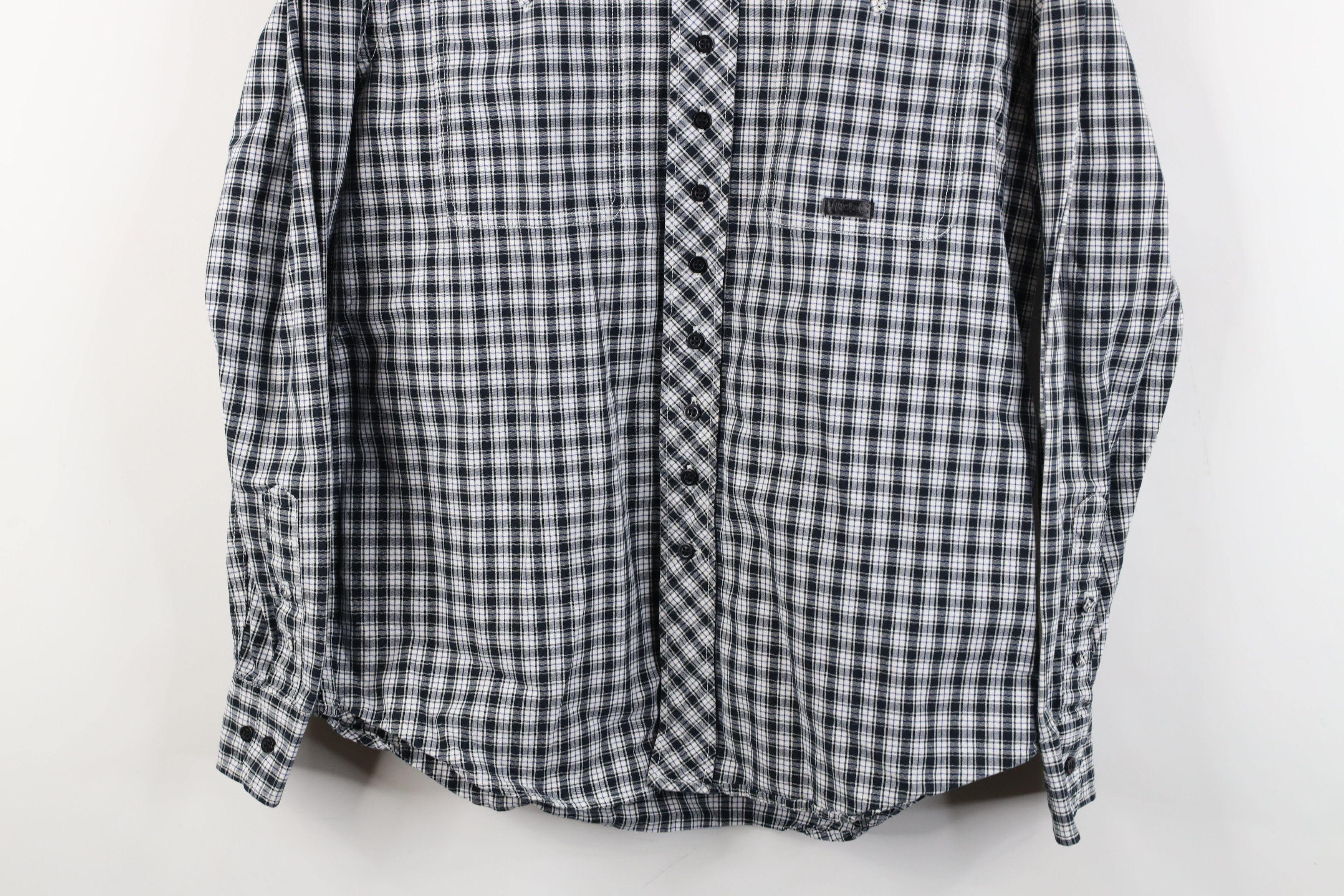 Vintage WESC Streetwear Pocket Collared Button Shirt Black Plaid Size US S / EU 44-46 / 1 - 3 Thumbnail