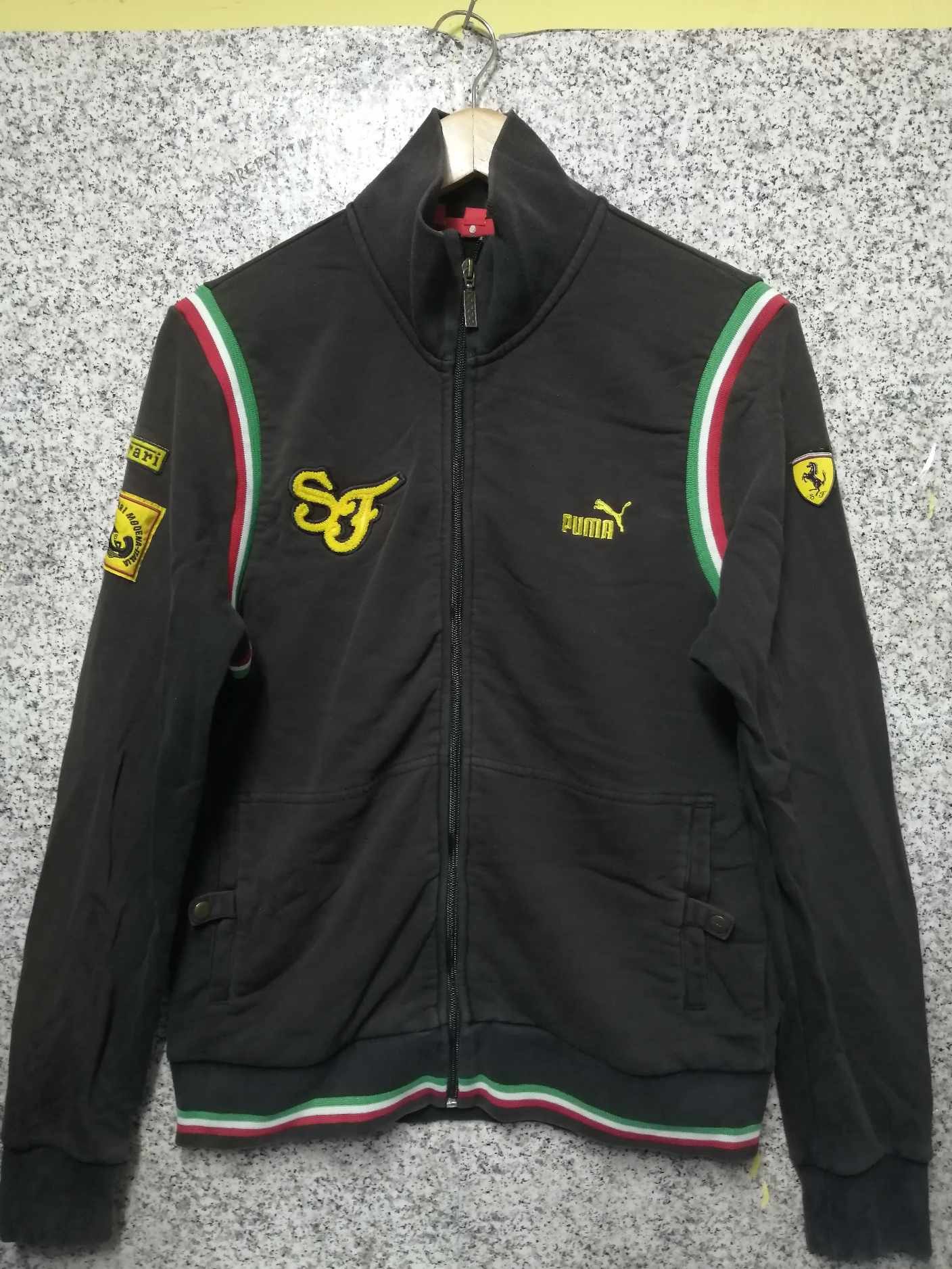 Ferrari × Puma × Vintage VINTAGE SUN FADED PUMA X FERRARI VERY RARE Size US M / EU 48-50 / 2 - 1 Thumbnail