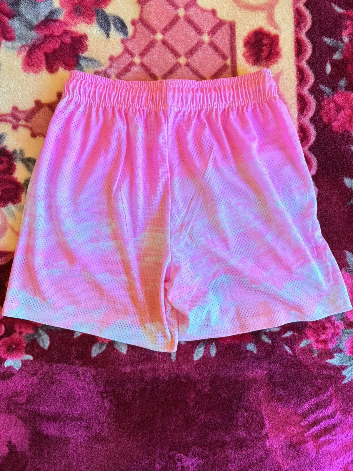 Eric Emanuel Eric Emanuel Basic Short Pink Clouds Size Large Rare🔥 Size US 33 - 4 Thumbnail