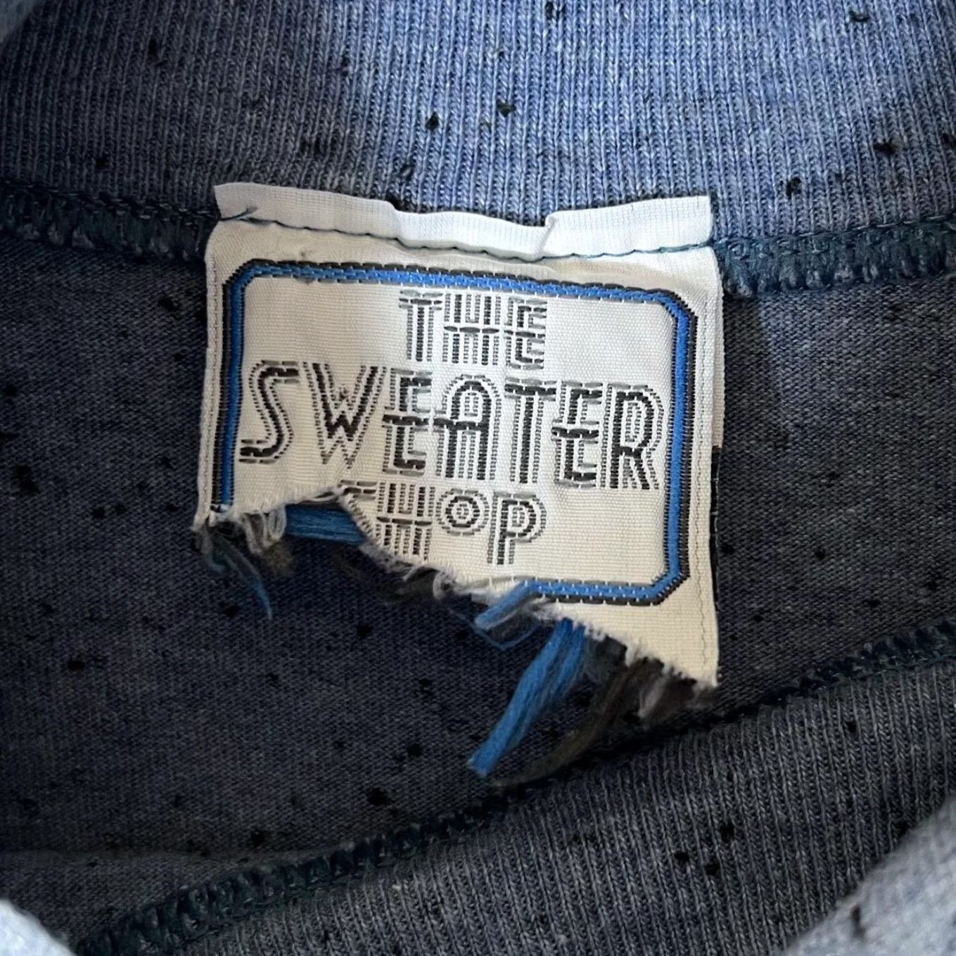 Vintage VINTAGE THE SWEATER SHOP Long Sleeve Turtle Roll Neck Sweatshirt Top XL Blue Flecked Mens Pullover Size US XL / EU 56 / 4 - 4 Thumbnail