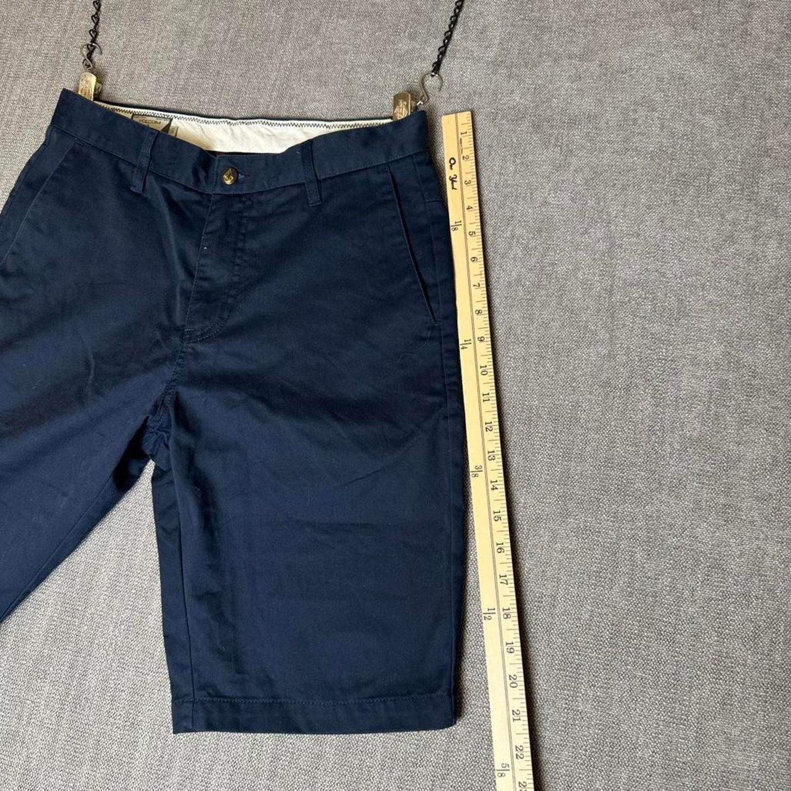 Volcom Volcom navy shorts skater fit Size US 30 / EU 46 - 7 Thumbnail