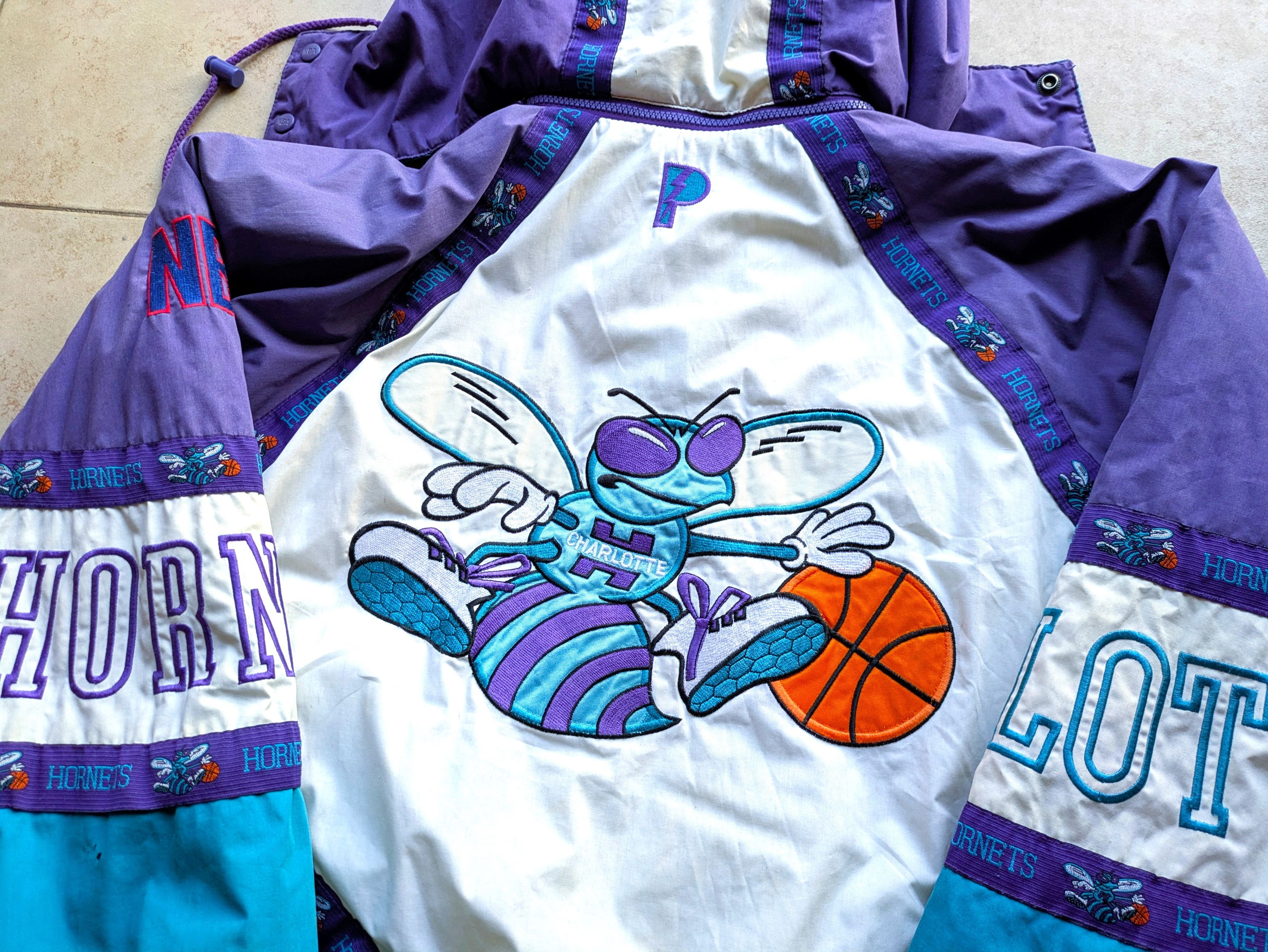 Starter Charlotte Hornets 90s PROPLAYER puffer M teal NBA vtg Size US M / EU 48-50 / 2 - 3 Thumbnail