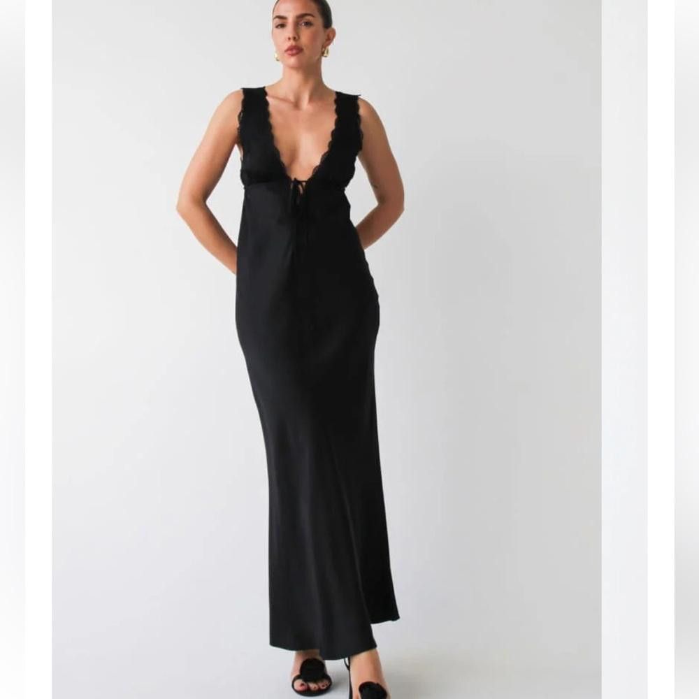 REVOLVE Rumored l NWT Venice Maxi Satin Lace Dress Small Size S / US 4 / IT 40 - 1 Thumbnail