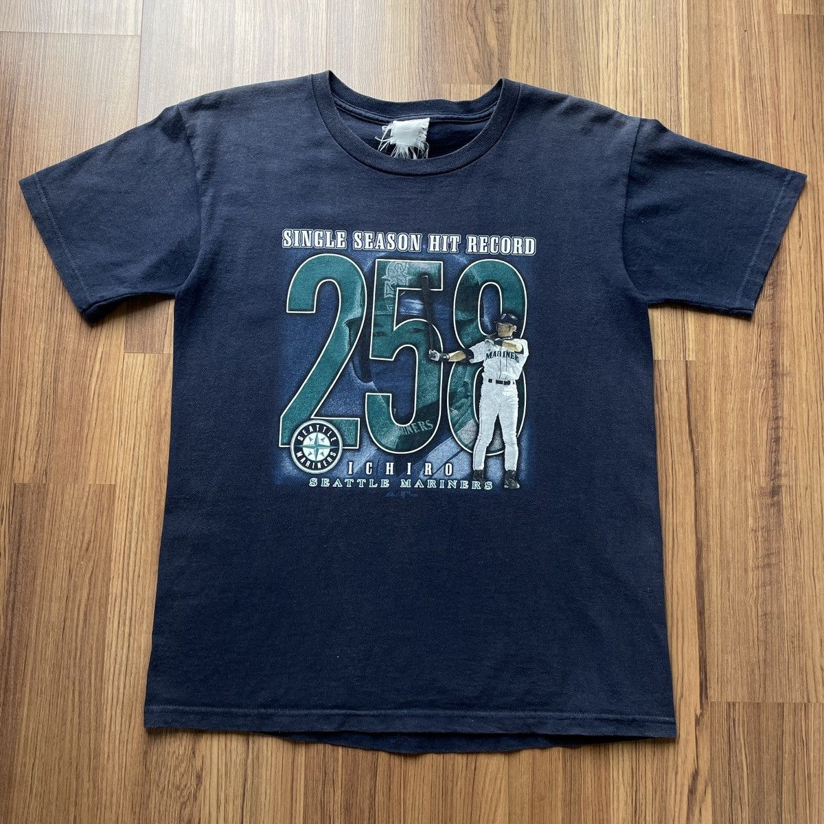 Ichiro Suzuki Seattle Mariners Graphic T-shirt From Y2K 