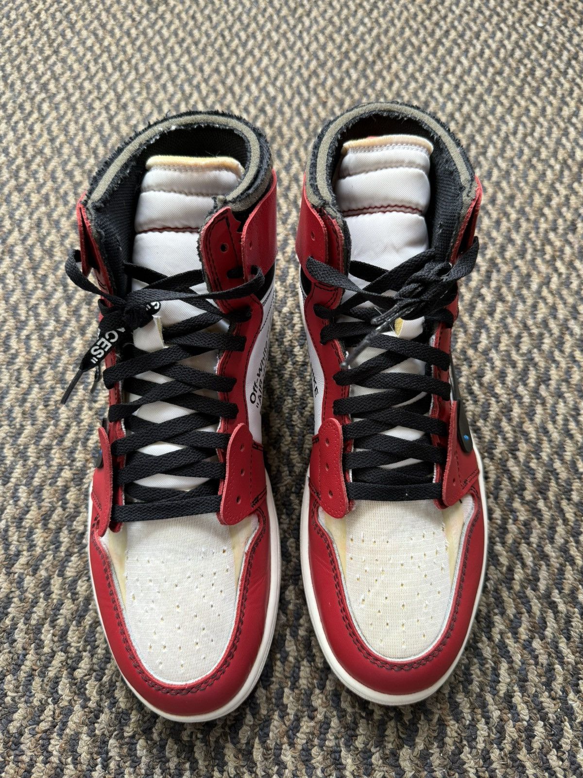 Jordan Brand × Off-White × Virgil Abloh Jordan 1 Retro OG High Off-White Chicago Size US 11 / EU 44 - 4 Thumbnail