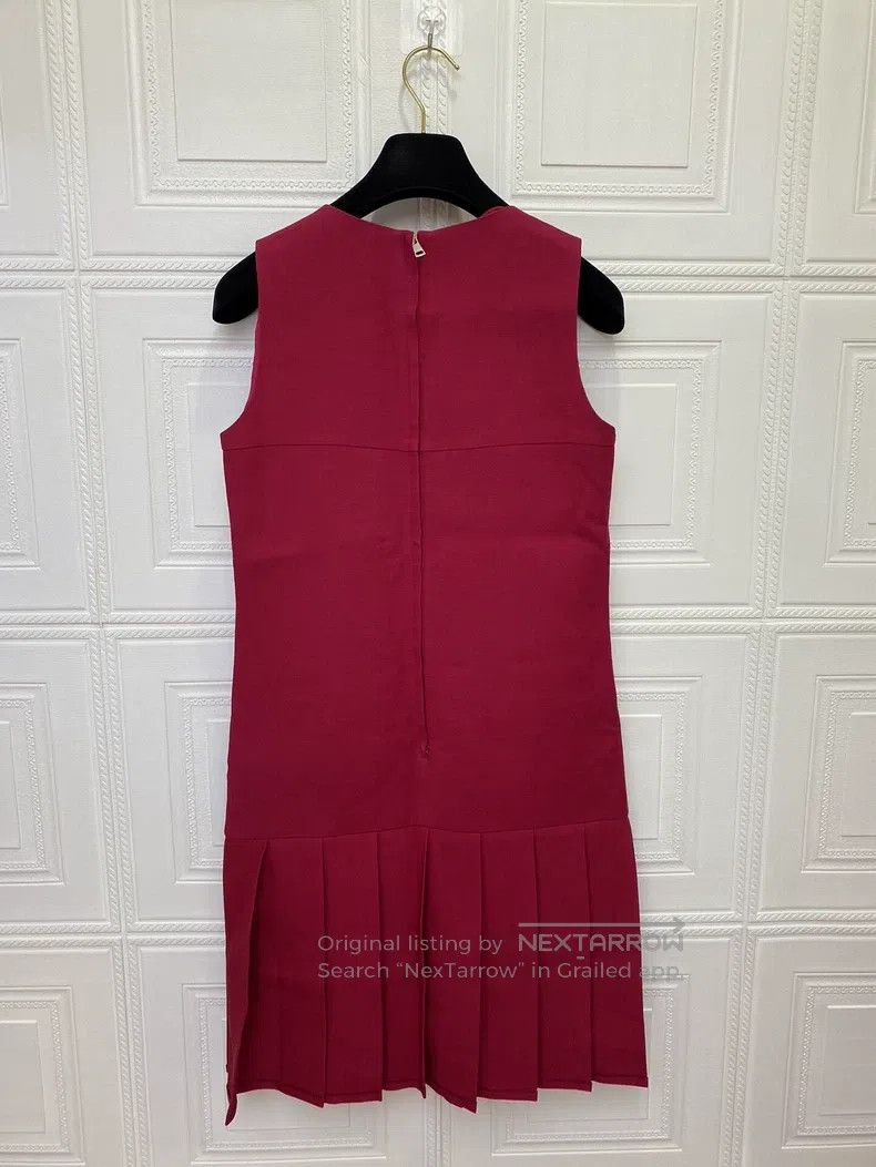 Gucci Gucci Red sleeveless pleated dress Size XS / US 0-2 / IT 36-38 - 2 Thumbnail