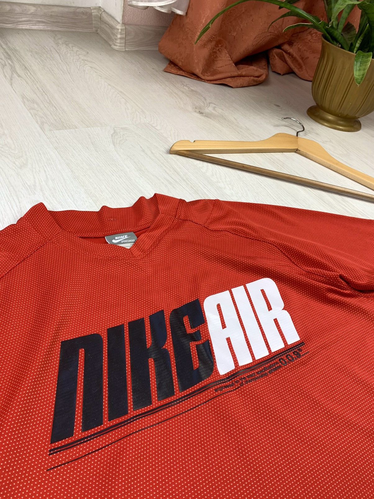 Vintage Nike Sportswear AIR Vintage T-Shirt Red Size M Size US M / EU 48-50 / 2 - 4 Thumbnail