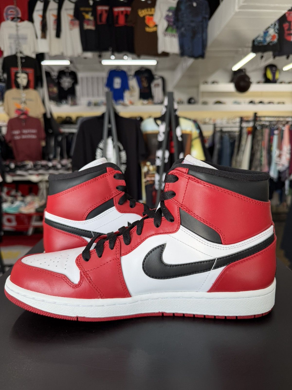 Jordan Brand Air Jordan 1 Chicago Size 9 (2013) Size US 9 / EU 42 - 4 Thumbnail