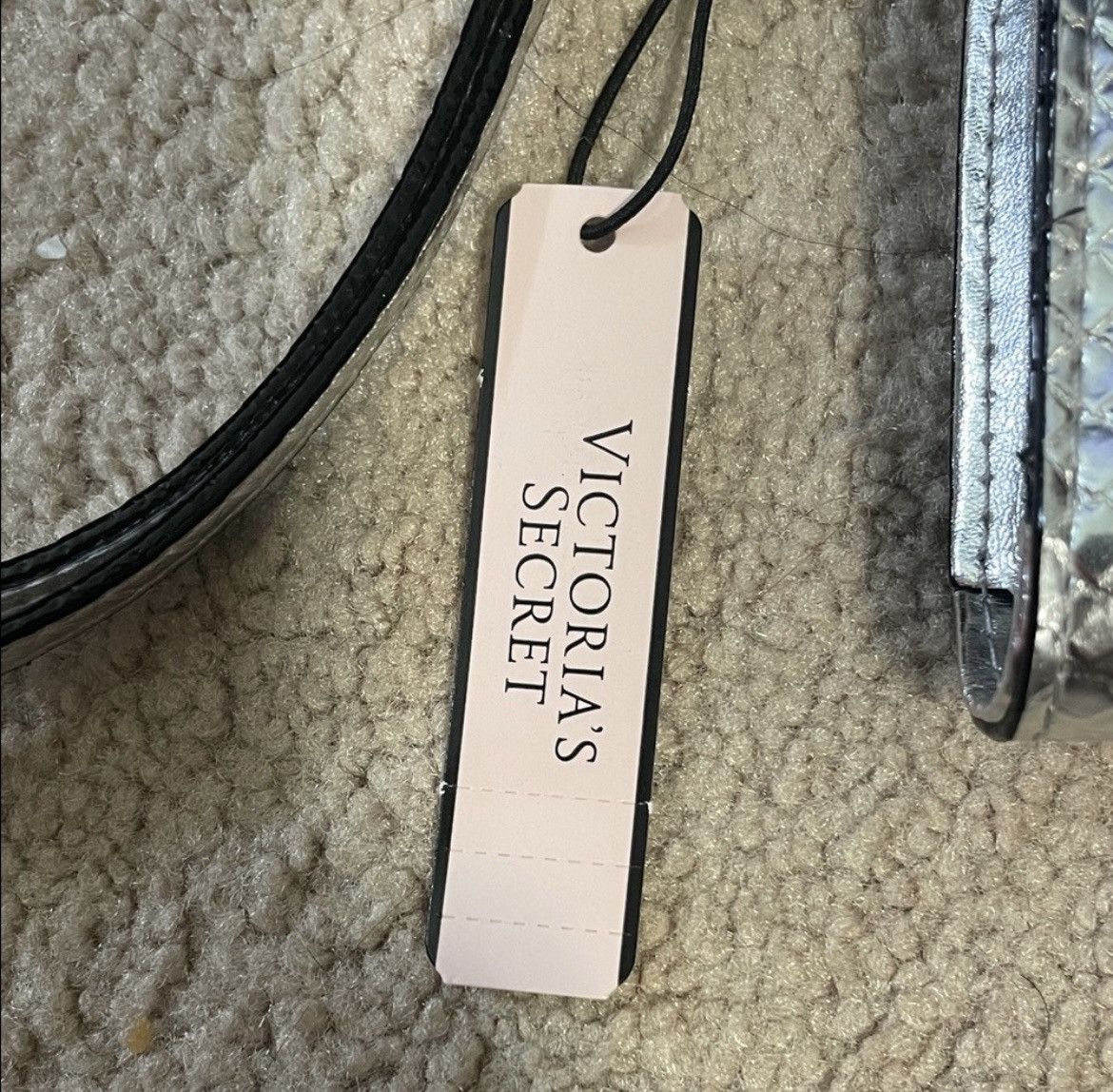 Victoria's Secret Victoria’s Secret Silver Snakeskin Patterned Wristlet Size ONE SIZE - 2 Thumbnail