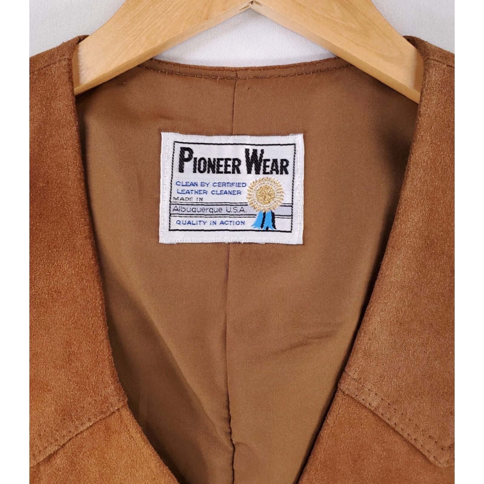 Vintage VINTAGE Pioneer Wear Vest Leather Suede 80s Made USA Albuquerque Mens XL Brown Western, Leather, Vest, XL, Mens, 80s Size US XL / EU 56 / 4 - 2 Thumbnail
