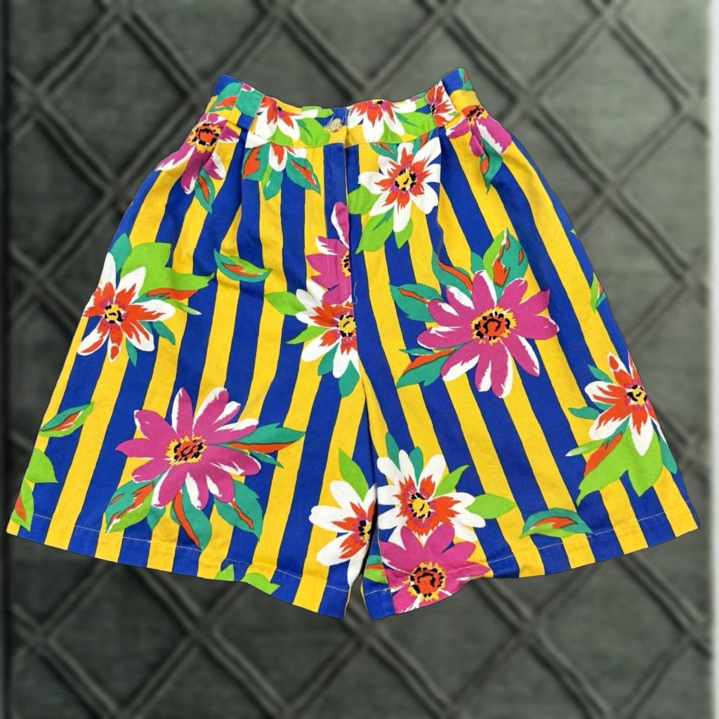 Vintage VINTAGE Breeches Shorts Womens 8 Yellow Blue Striped Floral Hawaiian Tropical Shirt Size 30" / US 8 / IT 44 - 1 Thumbnail