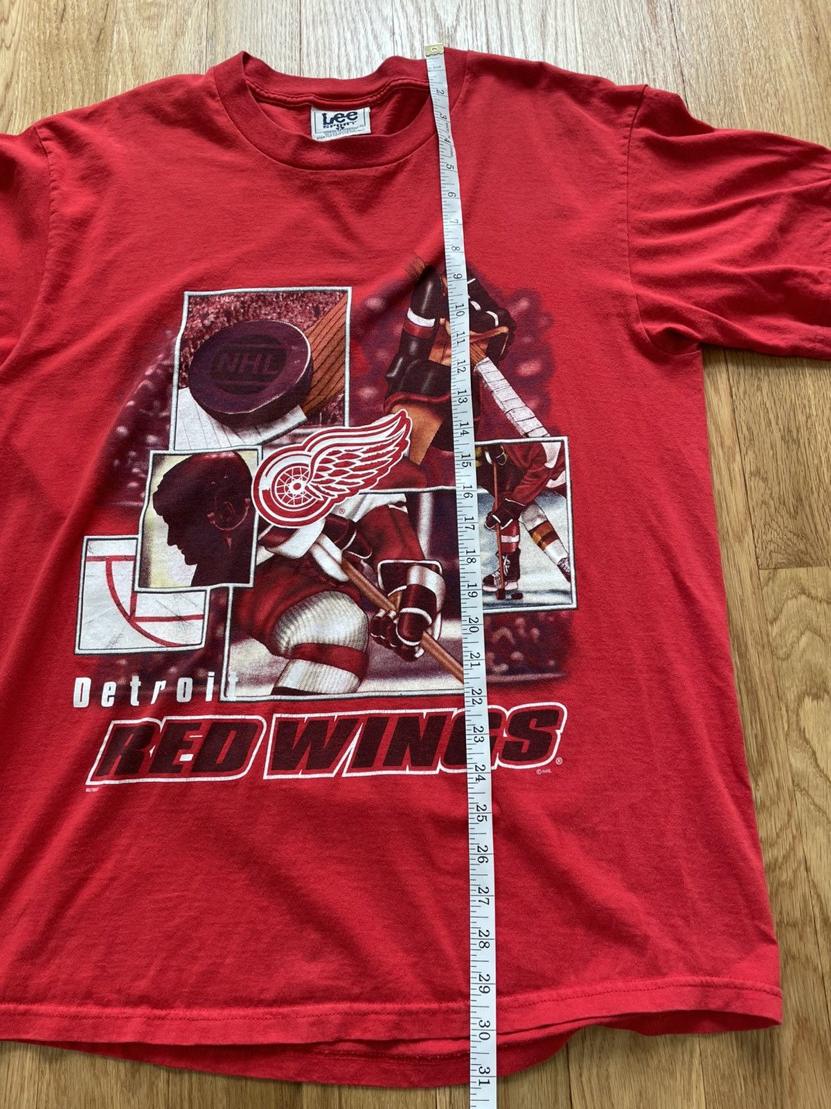 Nutmeg Nutmeg Mills Lee Sport Detroit Red Wings NHL VTG 90s Tee L Size US L / EU 52-54 / 3 - 13 Thumbnail