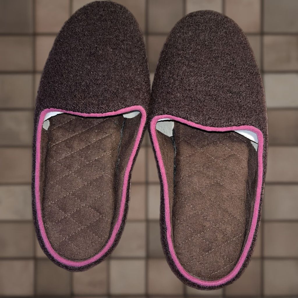Lands' End Lands' End Women's Slide Slippers Size 6 Brown Pink Rim Soft Fabric Size US 6 / IT 36 - 1 Thumbnail