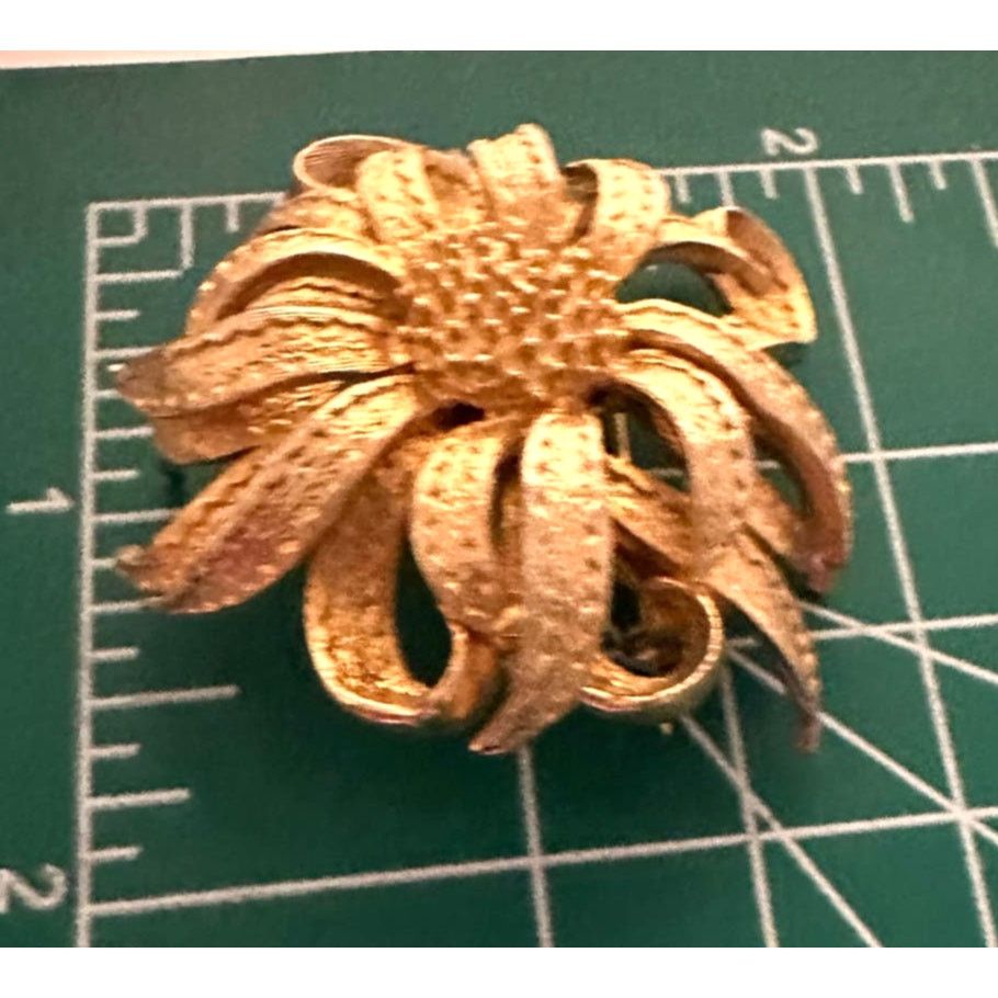 Vintage Gold Tone Flower Sunburst 2” Brooch Pin Atomic Vintage Size ONE SIZE - 10 Thumbnail