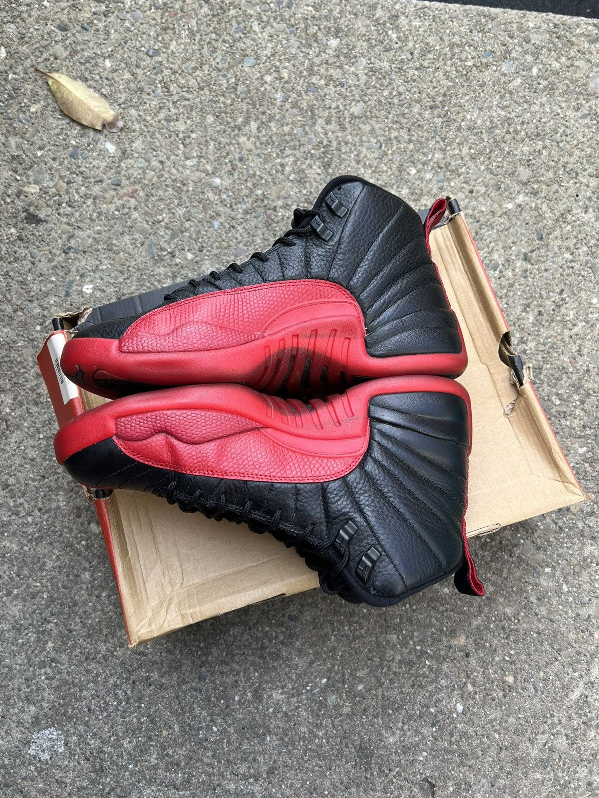 Jordan Brand × Nike Flu Game 12’s Size US 8.5 / EU 41-42 - 5 Thumbnail