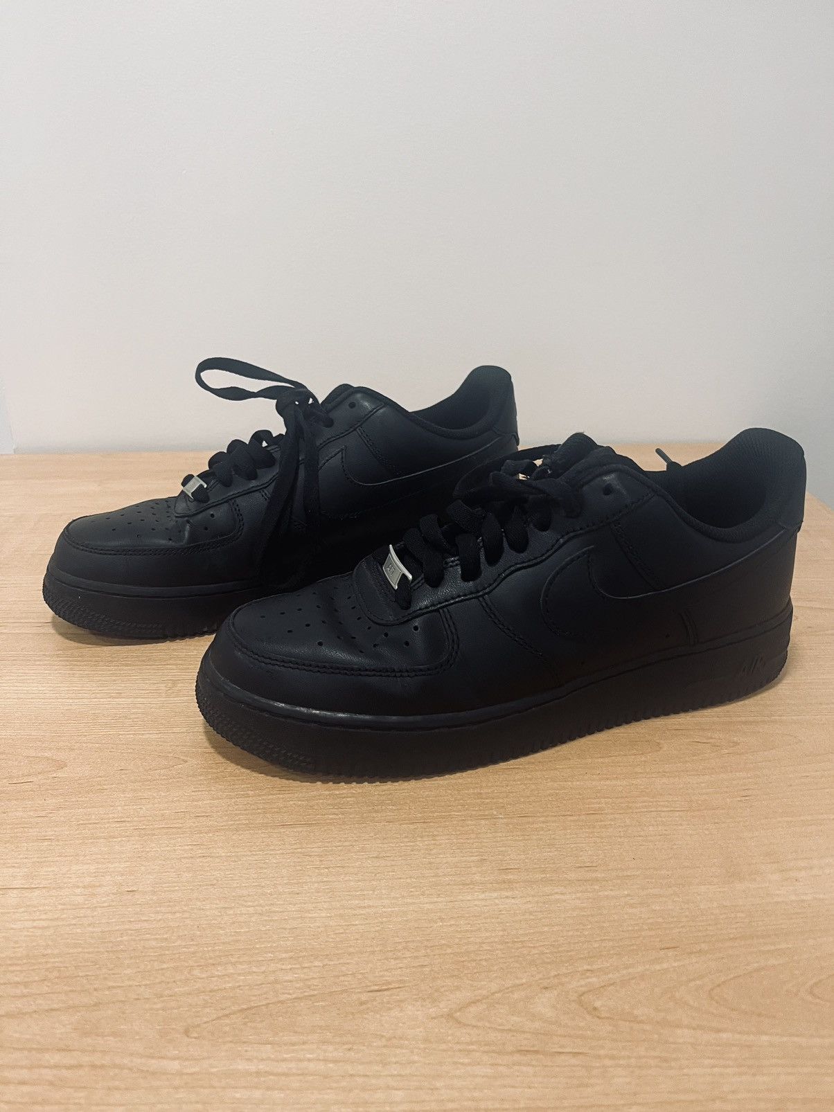 Nike Nike Air Force 1 Black Trainers Size US 9 / EU 42 - 2 Thumbnail