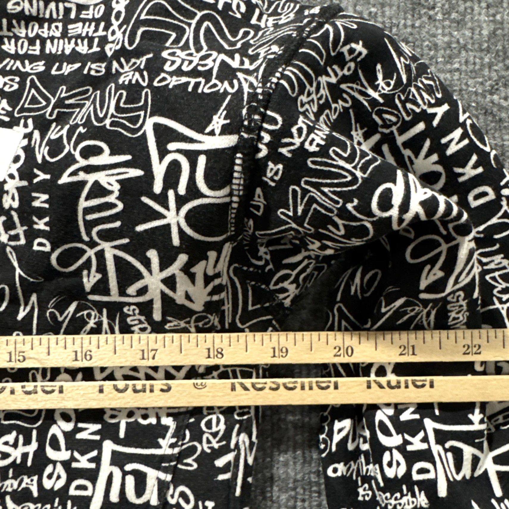 DKNY VINTAGE DKNY Detroit Lions Y2K Graffiti Print AOP Zip-Up Hoodie S Women Black Full Zip/Lions Activewear Mens Womens Size S / US 4 / IT 40 - 4 Thumbnail