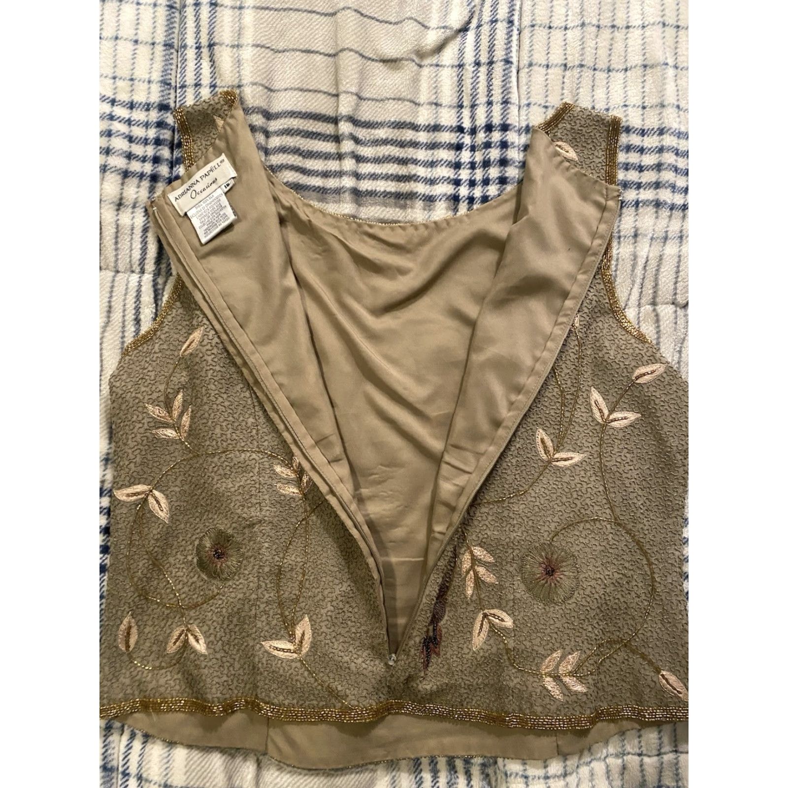 Adrianna Papell VINTAGE Adrianna Papell Blouse Women's Sleeveless Top 100% Silk Beaded Floral Size 16 Beige Round Neck Size XXL / US 16-18 / IT 52-54 - 7 Thumbnail