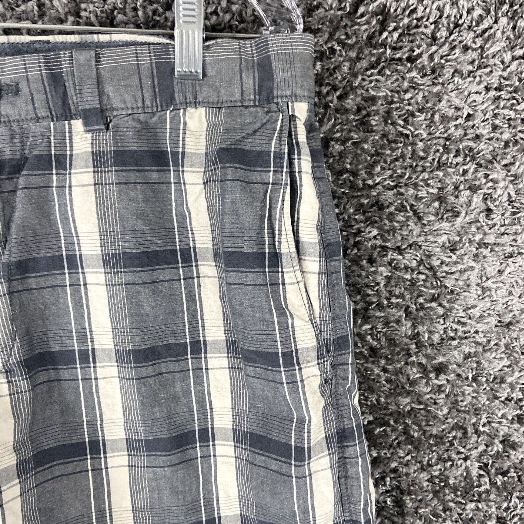 Banana Republic Banana Republic Gray Plaid Shorts Men’s 32, Chino, Regular, Men, Gray Plaid Shorts, Banana Republic Men 32 Size US 32 / EU 48 - 3 Thumbnail
