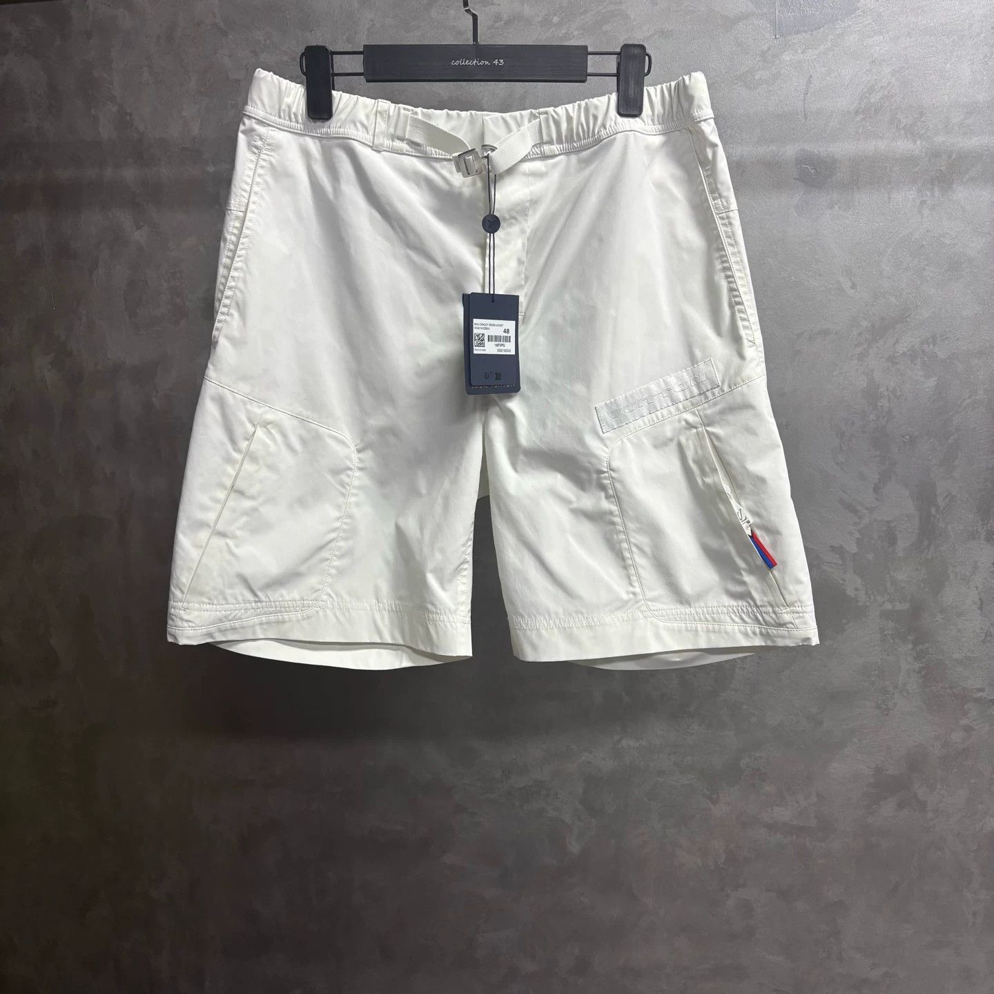 Louis Vuitton Louis Vuitton Casual White T-Shirt 48 Women Size XL / US 12-14 / IT 48-50 - 1 Thumbnail