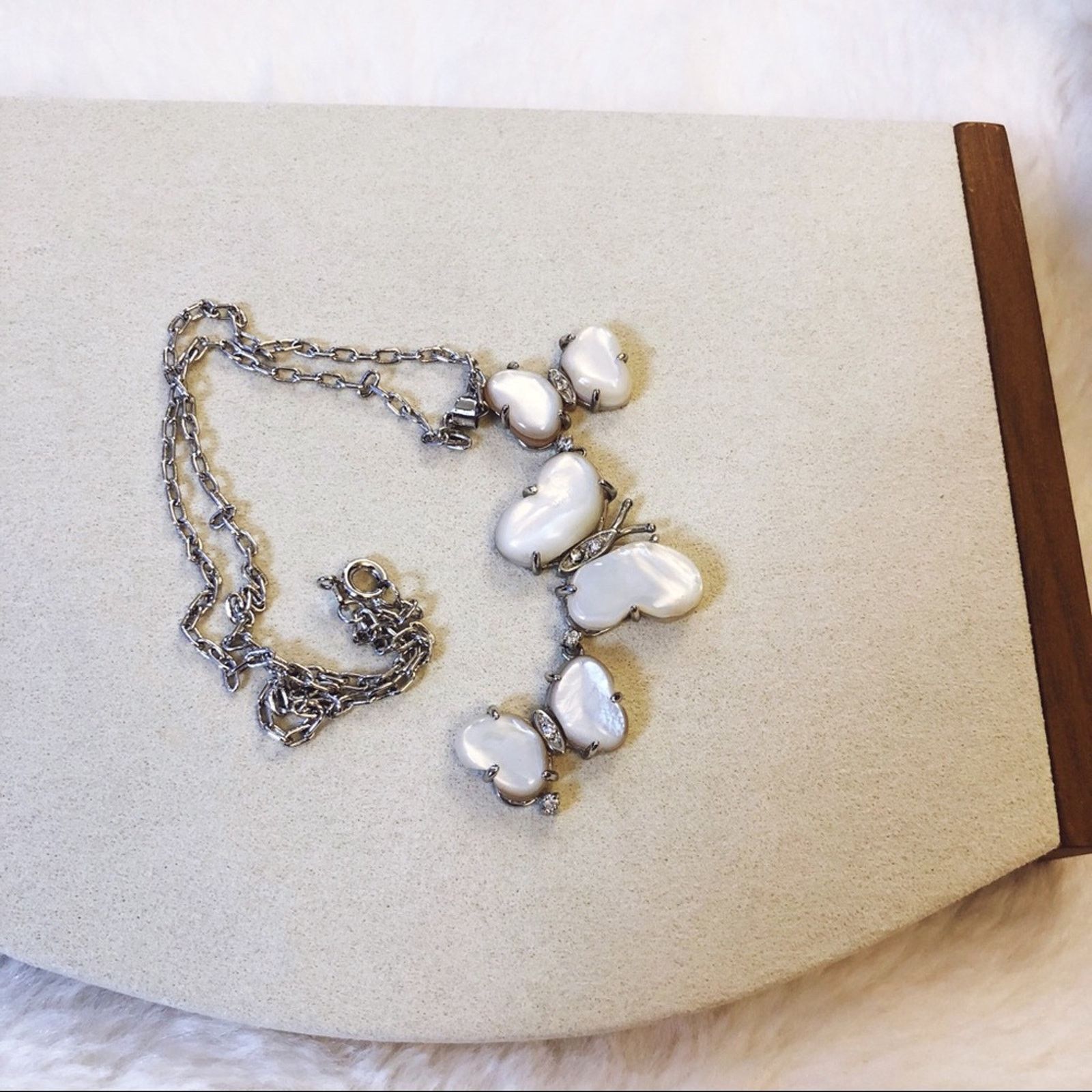Other Silver Mother-of-Pearl Multi-Butterfly Pendant Necklace Size ONE SIZE - 4 Thumbnail