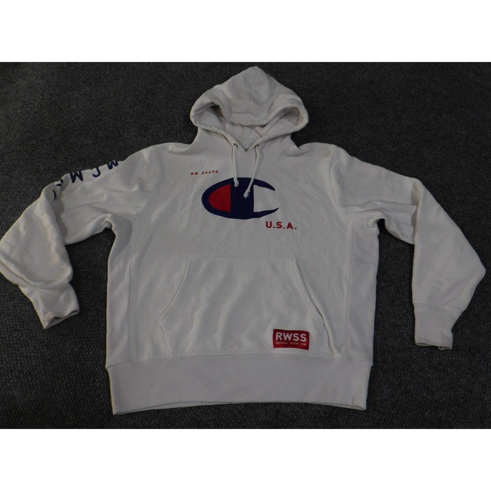 Champion VINTAGE Champion Hoodie Mens Large White Reverse Weave USA Red Blue Logo RWSS Pullover Size US L / EU 52-54 / 3 - 2 Thumbnail