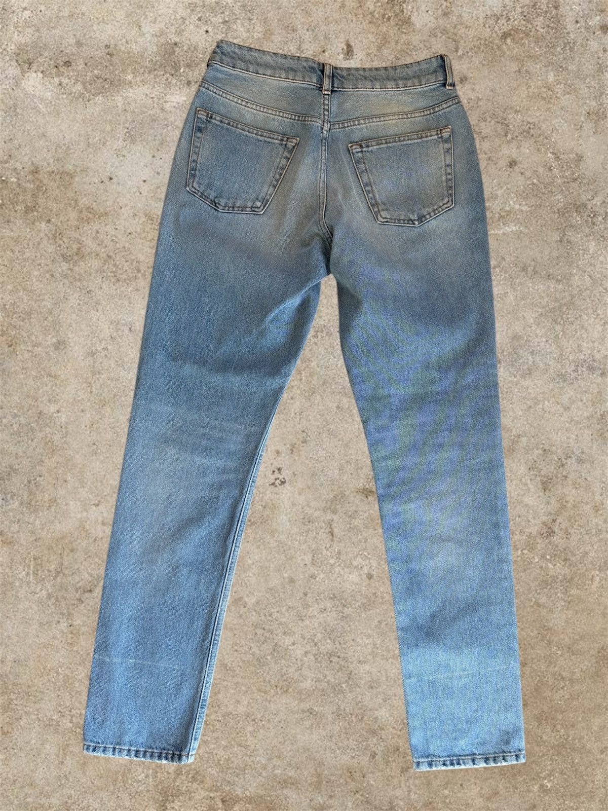 Balenciaga Balenciaga light wash denim jeans with distressed knee Size 24" / US 00 / IT 34 - 2 Thumbnail