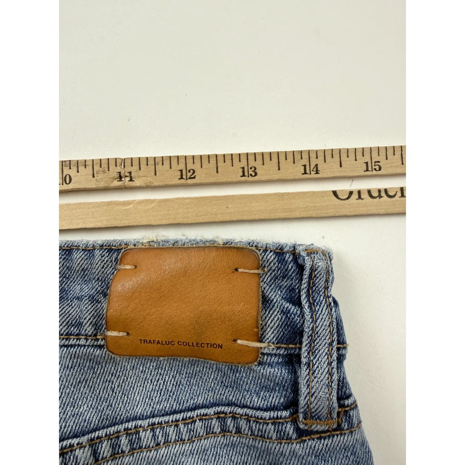 Zara Zara Jeans Womens 6 Medium Wash Blue Straight Leg Cropped Denim TRF Size 28" / US 6 / IT 42 - 7 Thumbnail